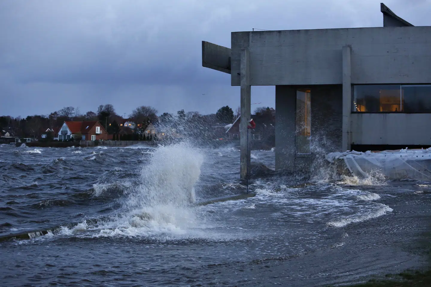 I 2013 fik stormen Bodil vandstanden i Isefjord og Roskilde Fjord til at stige med over to meter. Her blev flere husstande ramt af oversvømmelse. (Arkivfoto).