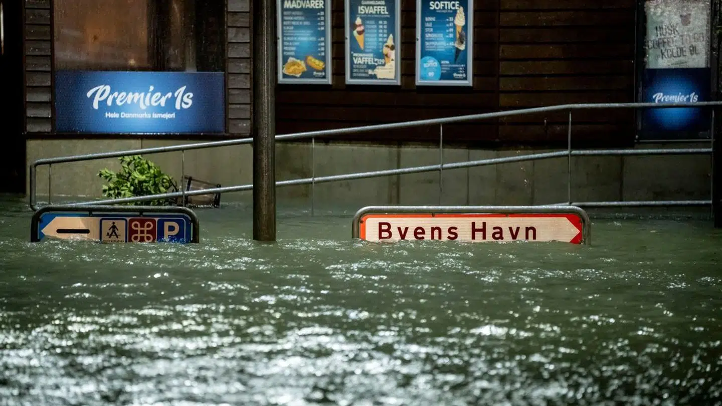 Sådan så den forhøjede vandstand omkring havnen i Sønderborg ud fredag den 20. oktober 2023, men i denne omgang skulle det dog ikke blive lige så voldsomt, lyder meldingen fra DMI.