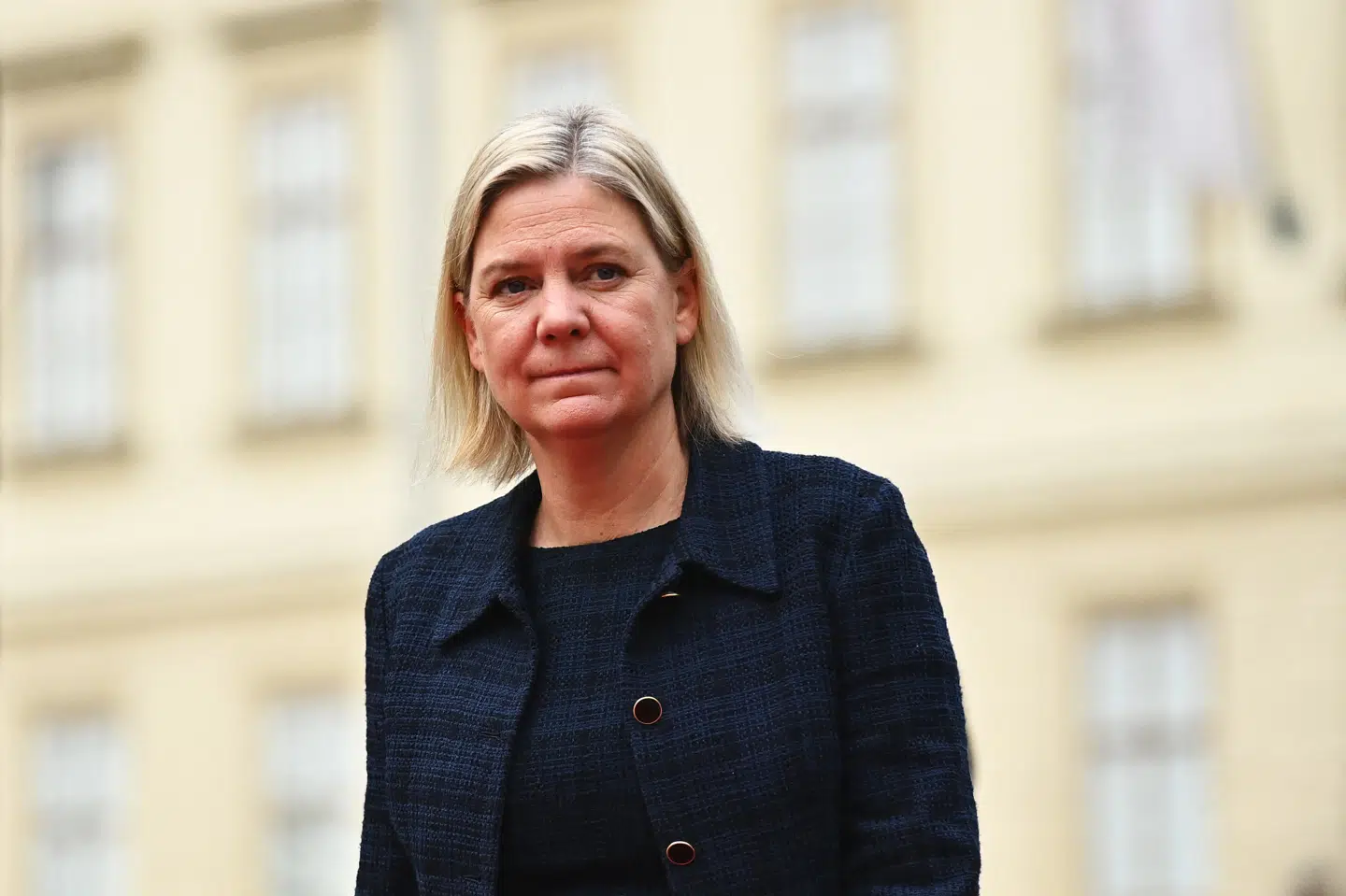 - Det er nødvendigt, at vi tænker nyt. Hvis vi virkelig skal bekæmpe kriminalitet. Så må vi gå efter lederne og deres penge. Bag alle skyderierne og brugen af sprængstoffer sidder der personer, som tjenester store penge, siger den socialdemokratiske partileder og tidligere statsminister Magdalena Andersson. (Arkivfoto)