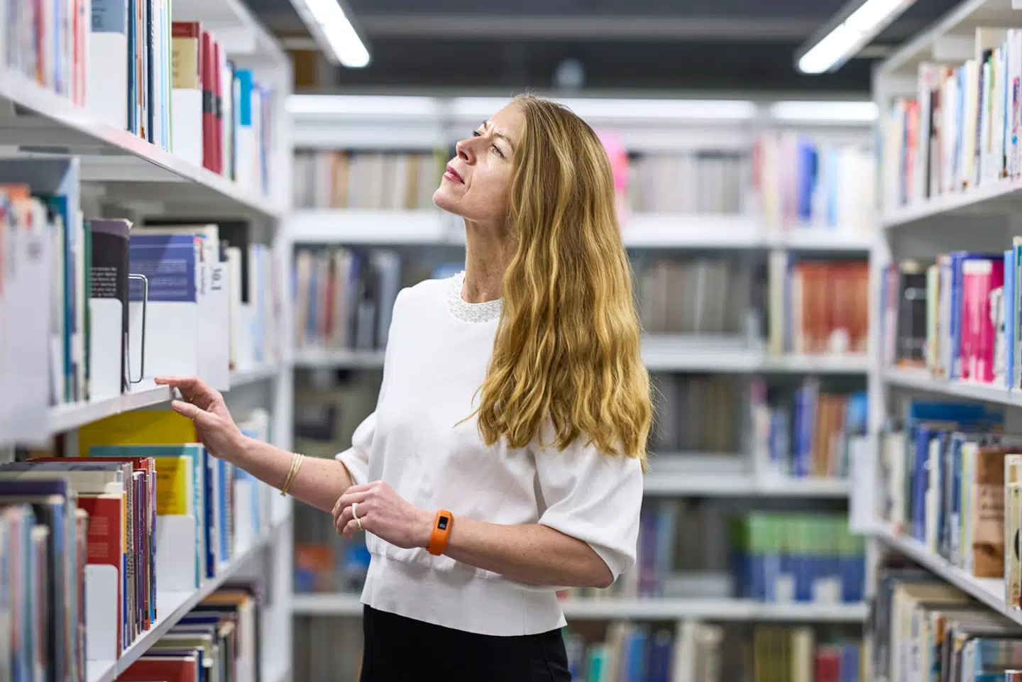 Nogle gange kan vi ikke selv bestemme, hvor mange aktiviteter vi skal udøve selvkontrol i, fortæller Anette Schnieber. Måske har vi et ønske om at træne tre gange om ugen, og samtidig sker der forandringer på arbejdet, som vi også skal leve op til. Hertil findes en strategi til at holde selvkontrollen ved lige, som vi skal huske i vores hverdag, siger hun.