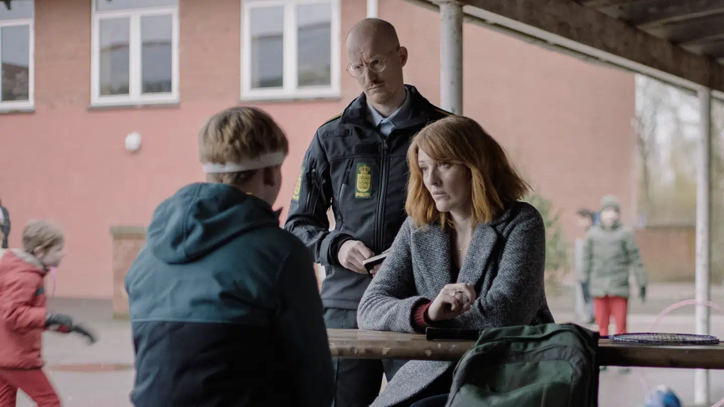 Valde var flere dage forsvundet inde i den 'uendelige skov', og derfor blev hans ven Anker udsat for et forhør af Valdes mor.