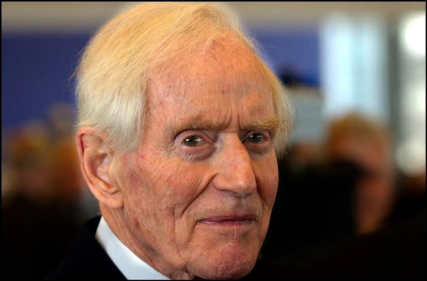 Skibsreder Mærsk Mc-Kinney Møller gjorde kort proces, da Berlingske skrev kritisk om rederiets aktiviteter under Anden Verdenskrig. Abonnementet blev opsagt skriftligt, og aktierne i avisen blev senere sat til salg.