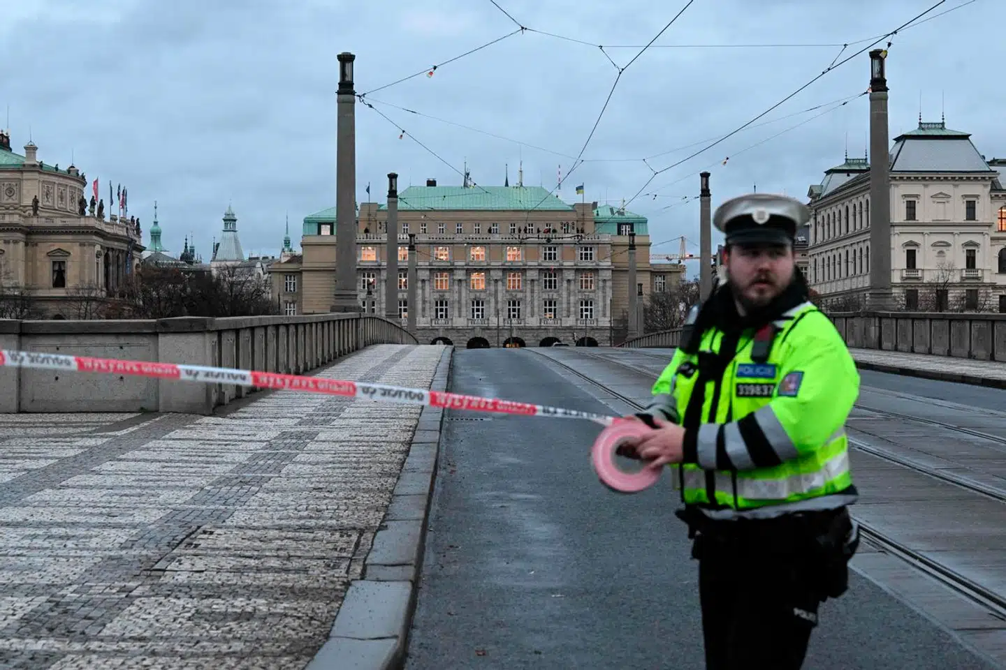 En formodet gerningsmand ved et skyderi i Prag er blevet »elimineret«, oplyser tjekkisk politi ifølge Reuters.