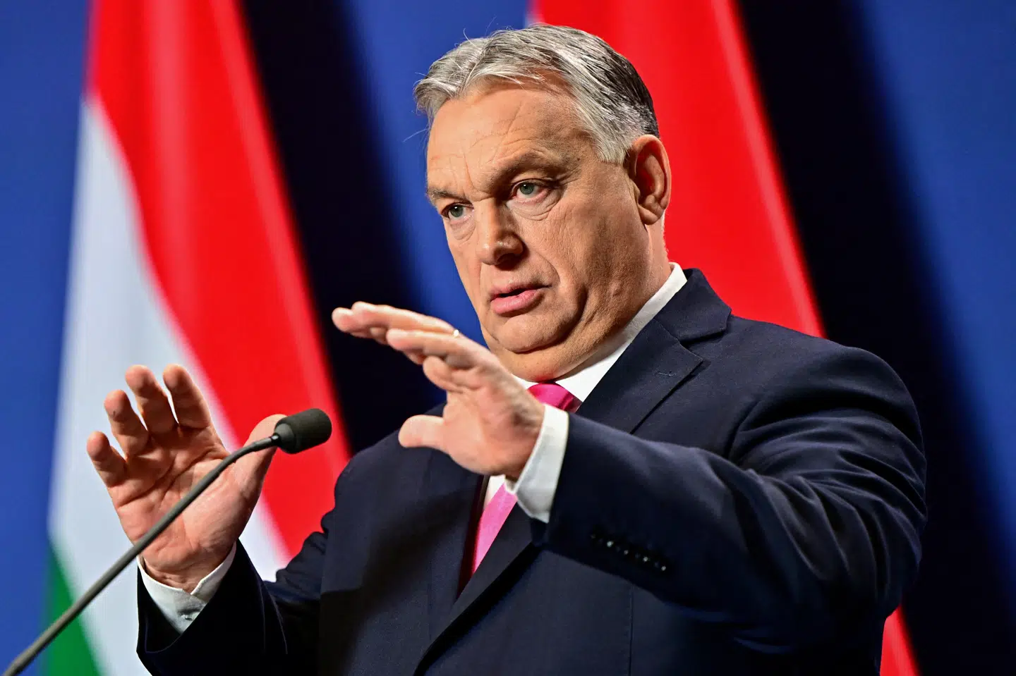 - Strengt taget - lad os være glade for, at der ikke er en krig. For når der er krig, vil der være en generel mobilisering, og det ønsker jeg ikke for nogen, siger Orbán ifølge AP.