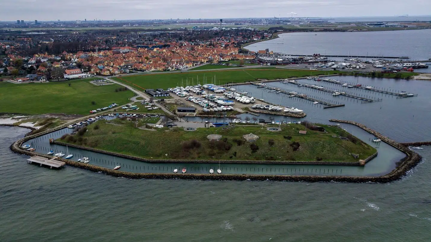 Der var tilsyneladende tale om et særdeles grimt spil, der i sidste ende fik fatale følger for den 54-årige bestyrer af Dragør Fort, der er en lille kunstig ø med fast landforbindelse fra Dragør by.