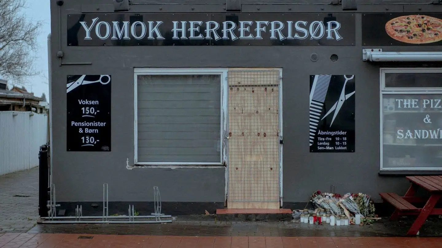 På to måneder blev der begået drab, drabsforsøg og brandstiftelse i Frisør Yomok i Rødovre. En hemmelig optagelse knytter ifølge B.T.s oplysninger centrale medlemmer af NNV-banden til drabet.