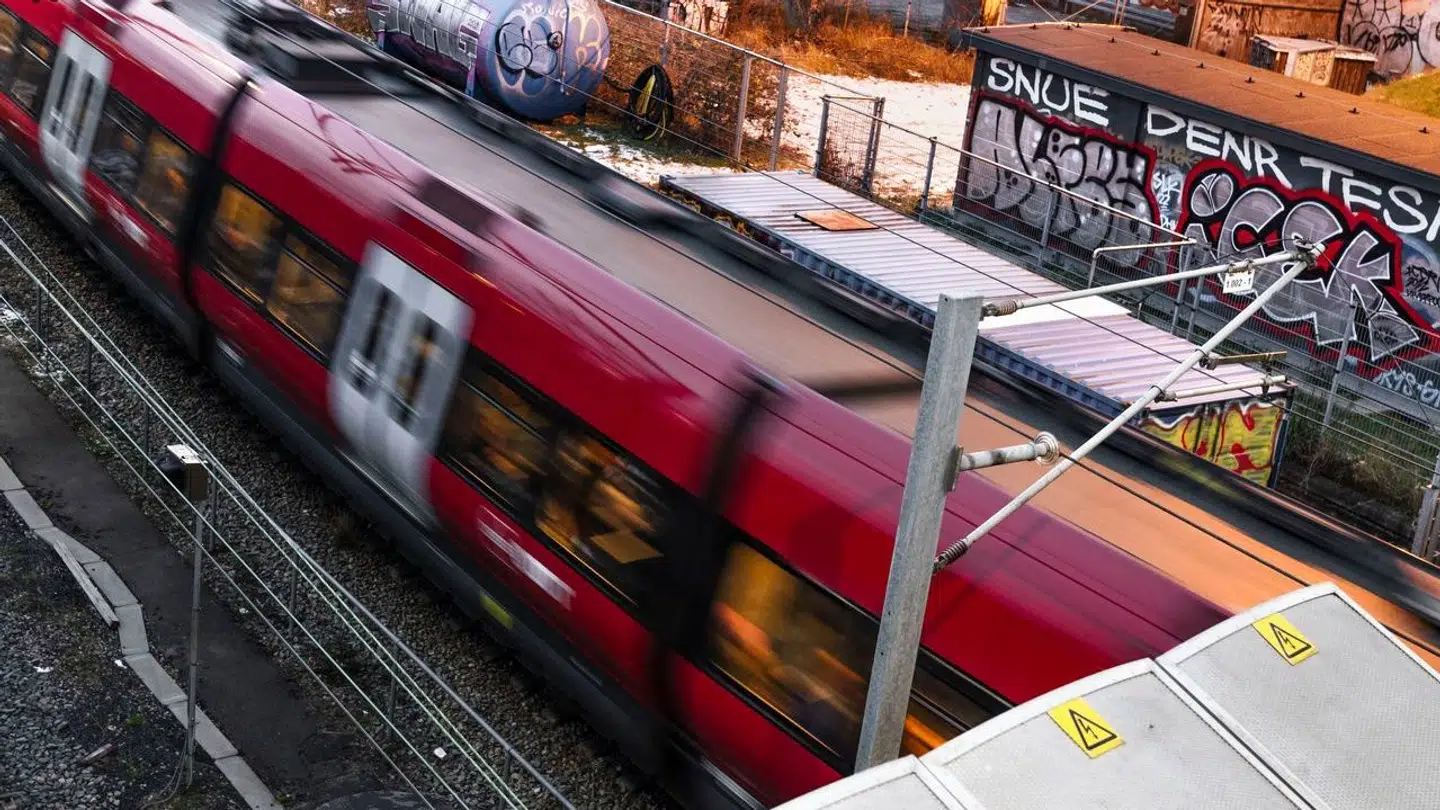 For mange danskere er uopmærksomme og kommer til skade på jernbanestrækninger.