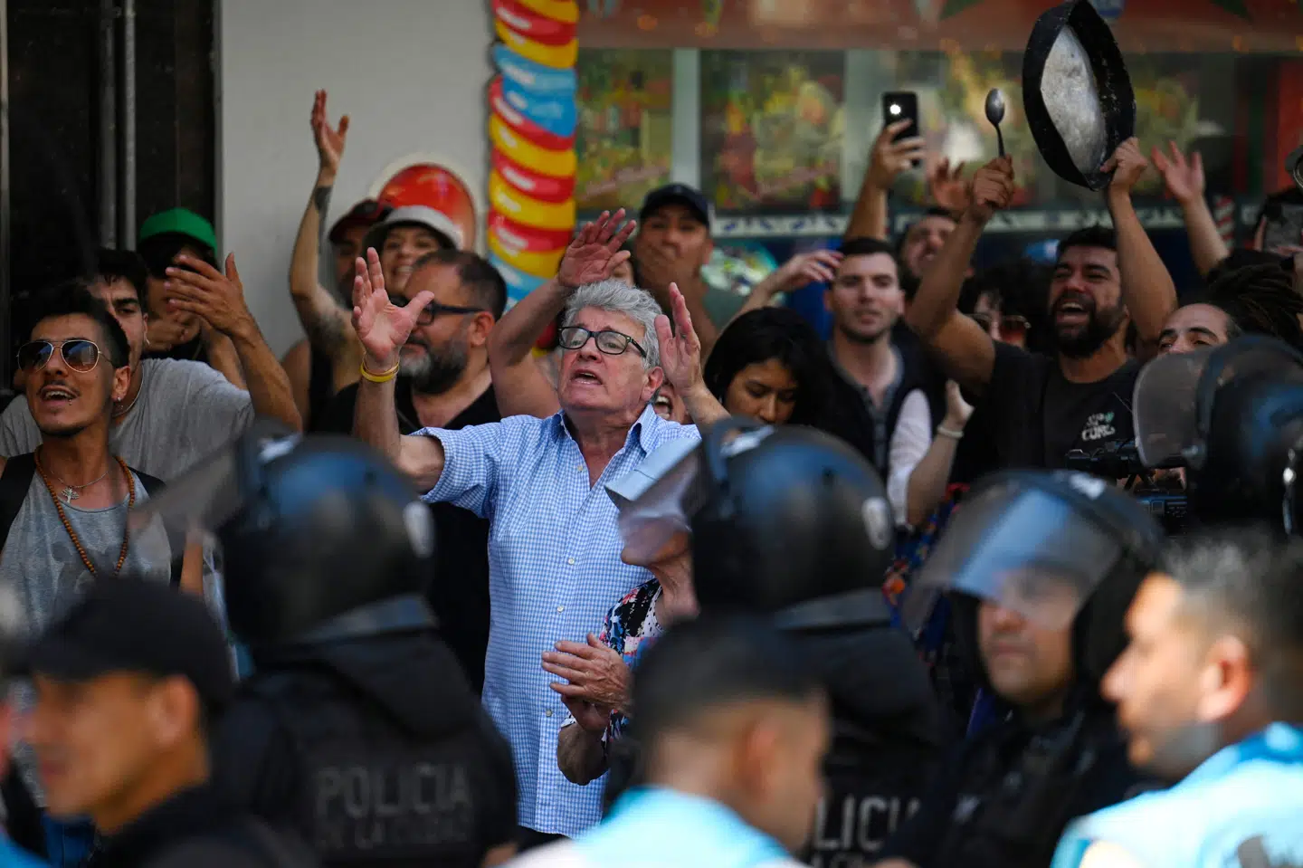 Tusindvis af mennesker protesterede onsdag mod præsident Mileis økonomiske reformer i gaderne i Buenos Aires.