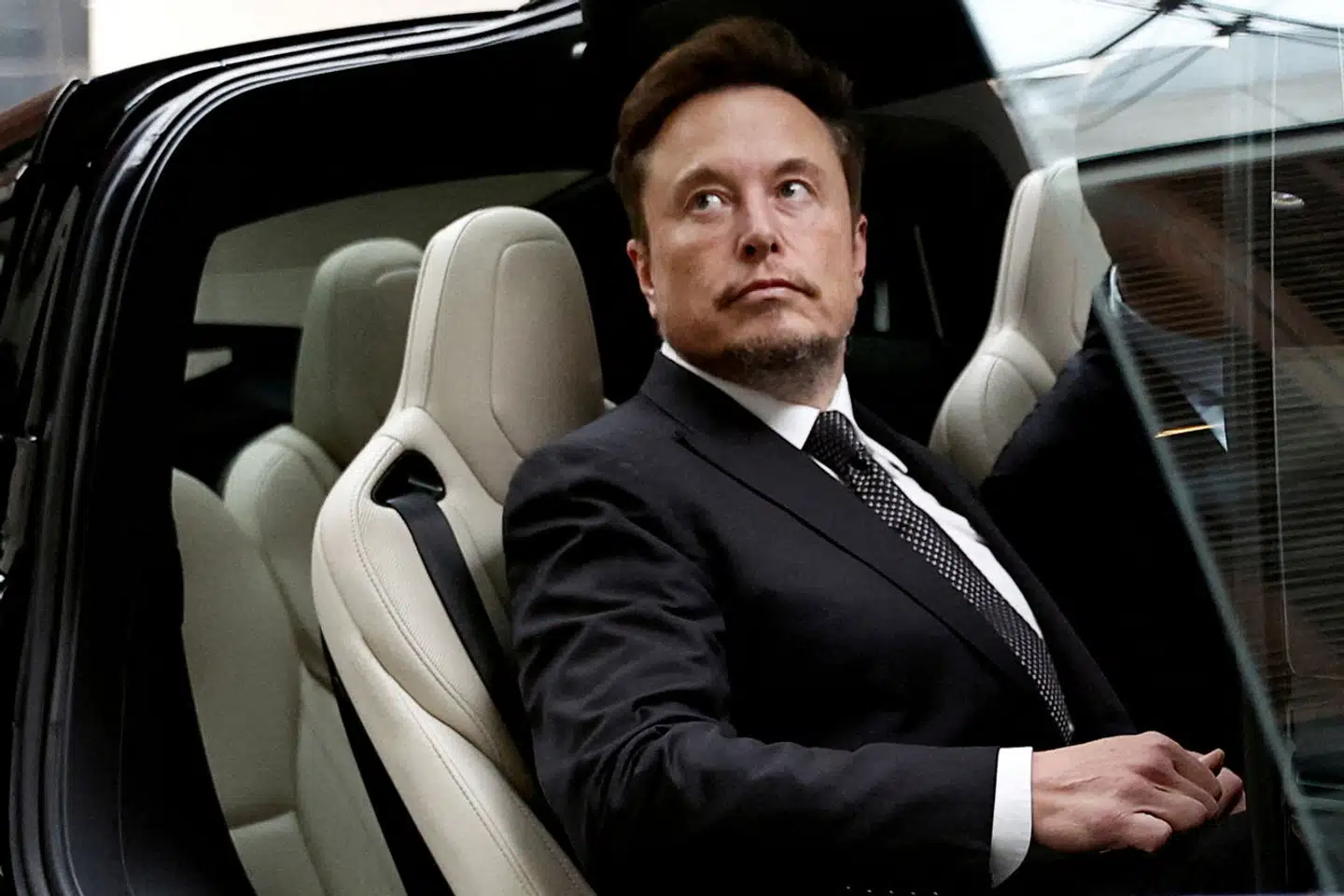 Elon Musk mener, at fagforeninger skaber en følelse af bønder og herremænd på virksomhederne. Men i Norden ved vi, at det er lige omvendt, skriver Pelle Dragsted.