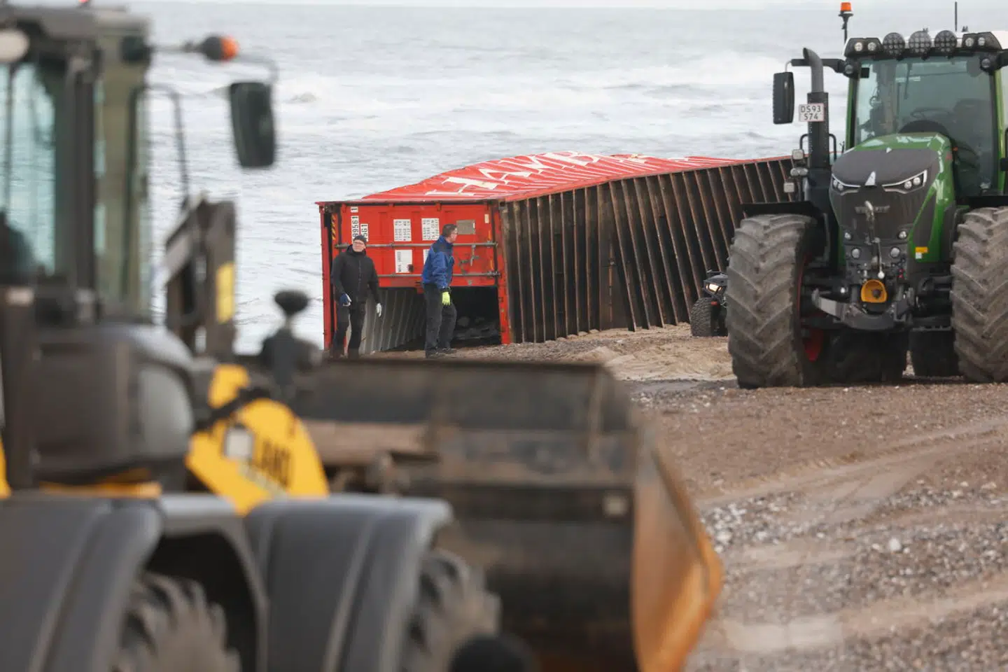 Kan det virkeligt være rigtigt, at en hæderkronet dansk virksomhed med milliardoverskud ikke i en ruf kan tage sig sammen til at få sendt et sjak på stranden? spørger Jakob Skyggebjerg.