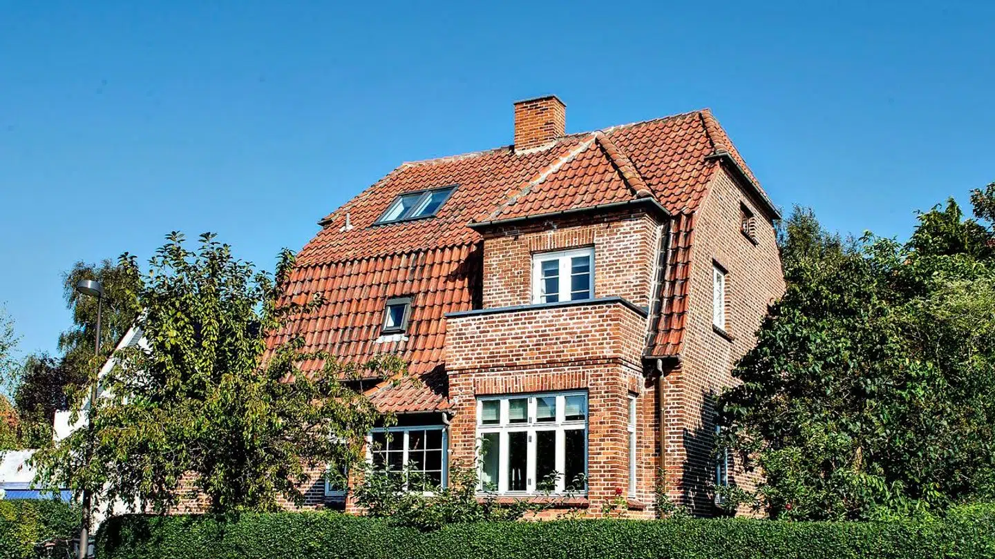 Sådan så huset, som parret i 2016 købte, ud.