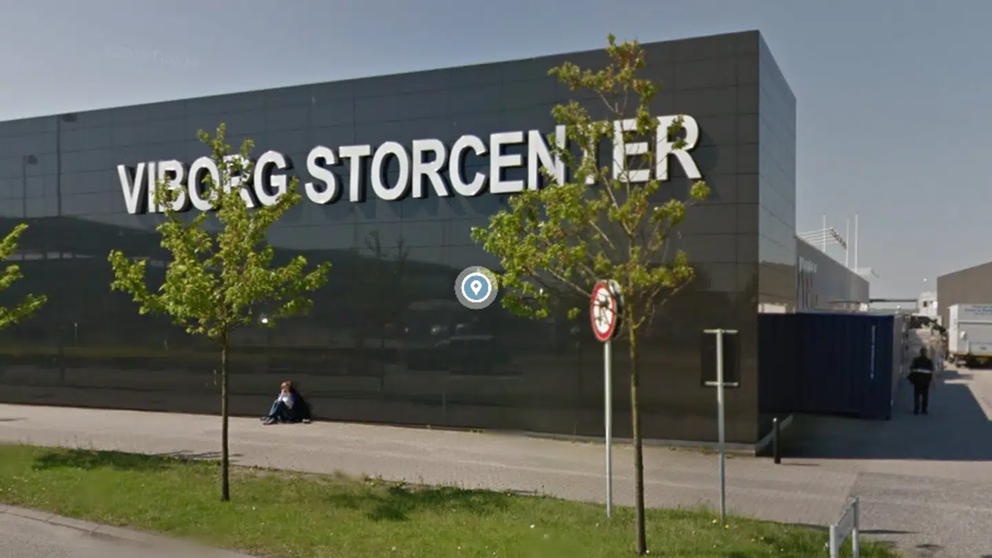 Lige nu er det meget svært at komme væk fra Viborg Storcenter.