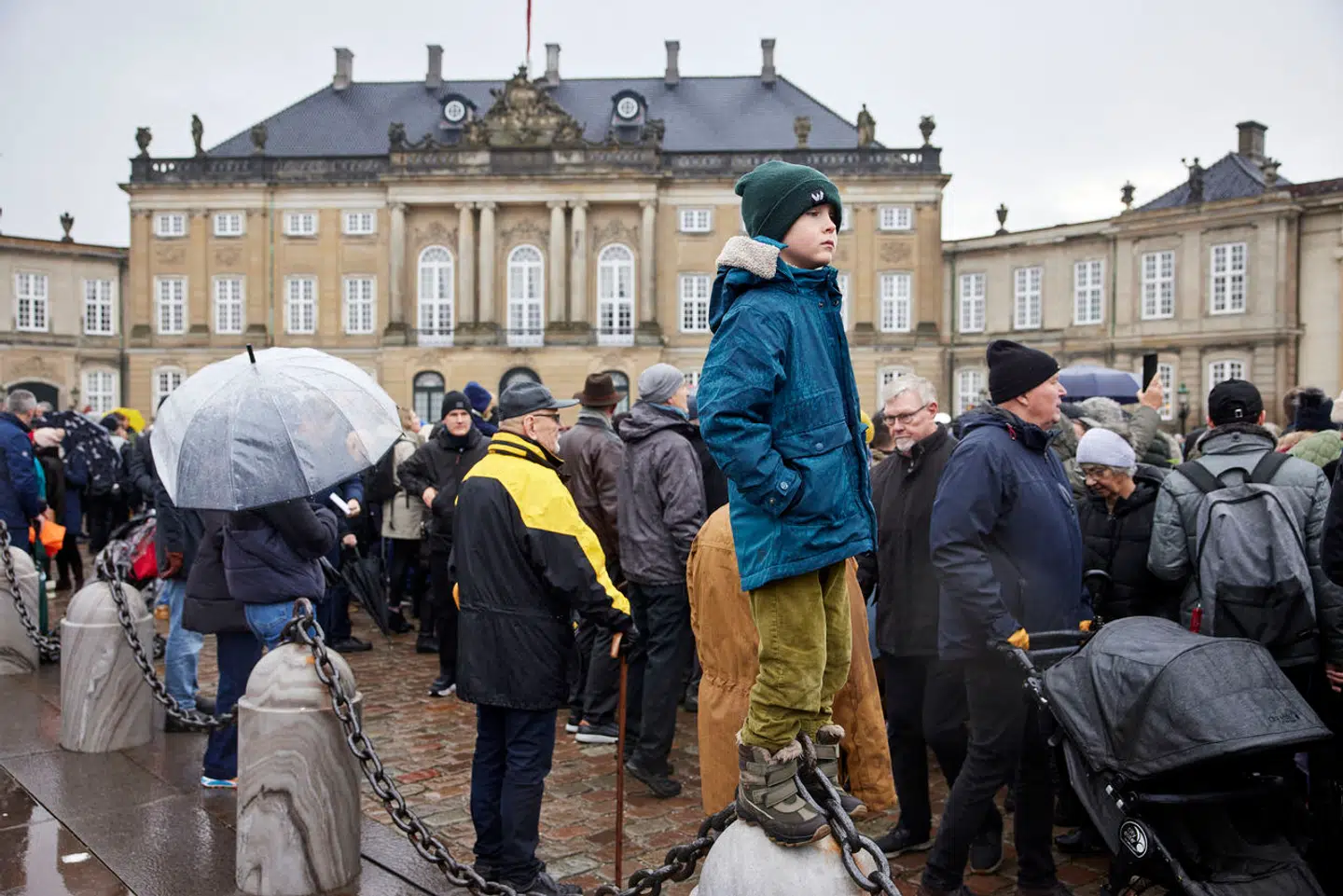 Den 31. december 2023 skrev dronning Margrethe danmarkshistorie. Efter 52 år på tronen træder hun af. Berlingske tog ud for at høre danskernes reaktion på udmeldingen.