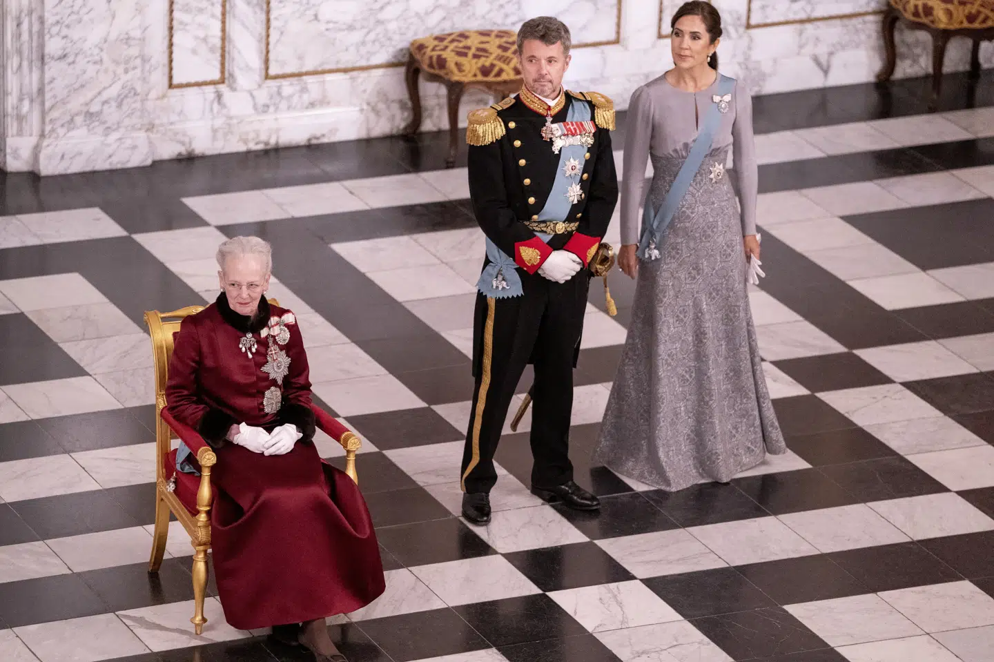 Her ses dronning Margrethe, kronprins Frederik og kronprinsesse Mary til nytårskur for diplomatiet på Christiansborg Slot den 3. januar 2023.
