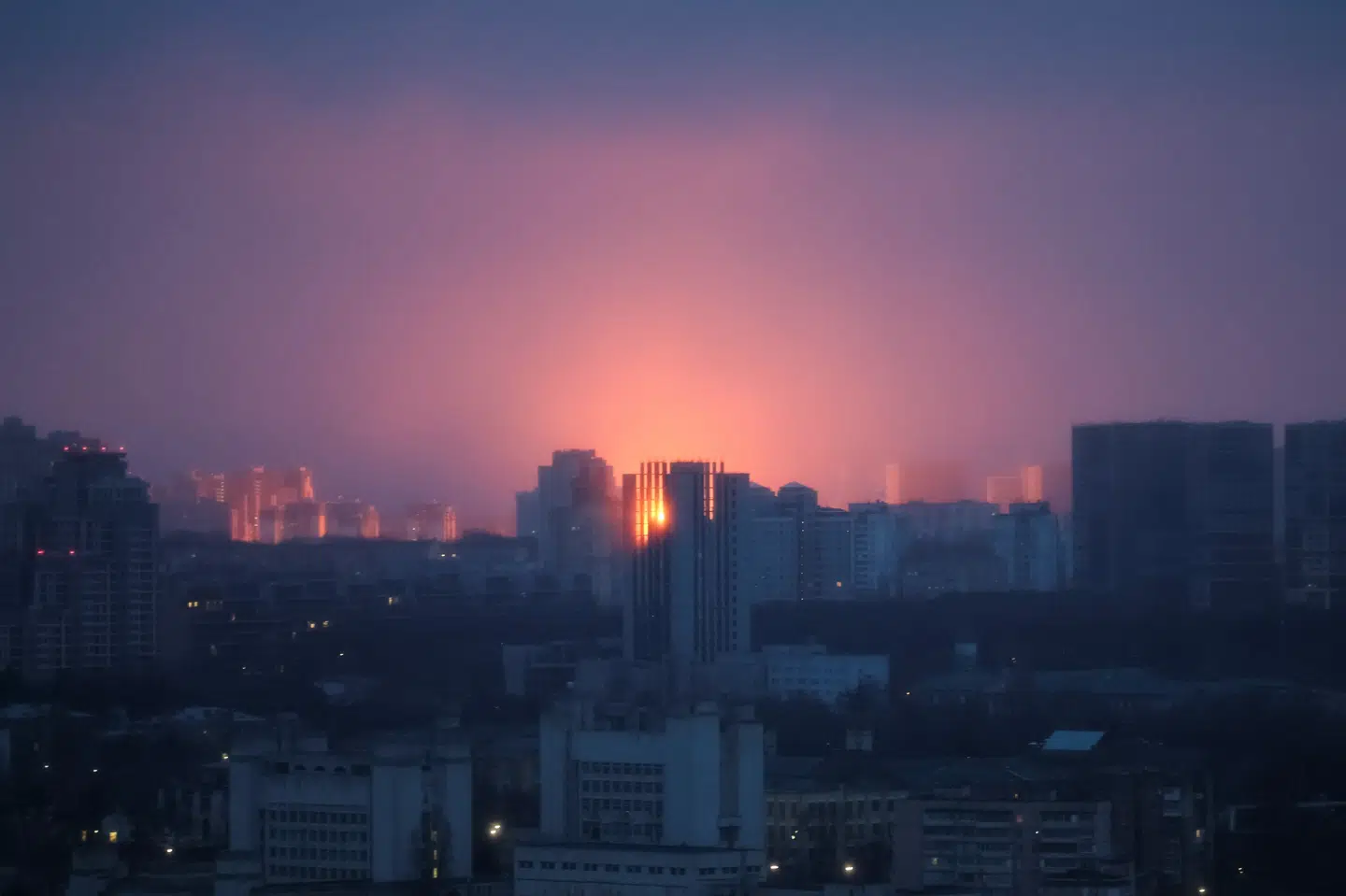 En eksplosion ses her over Ukraines hovedstad, Kyiv, 2. januar under russiske angreb.