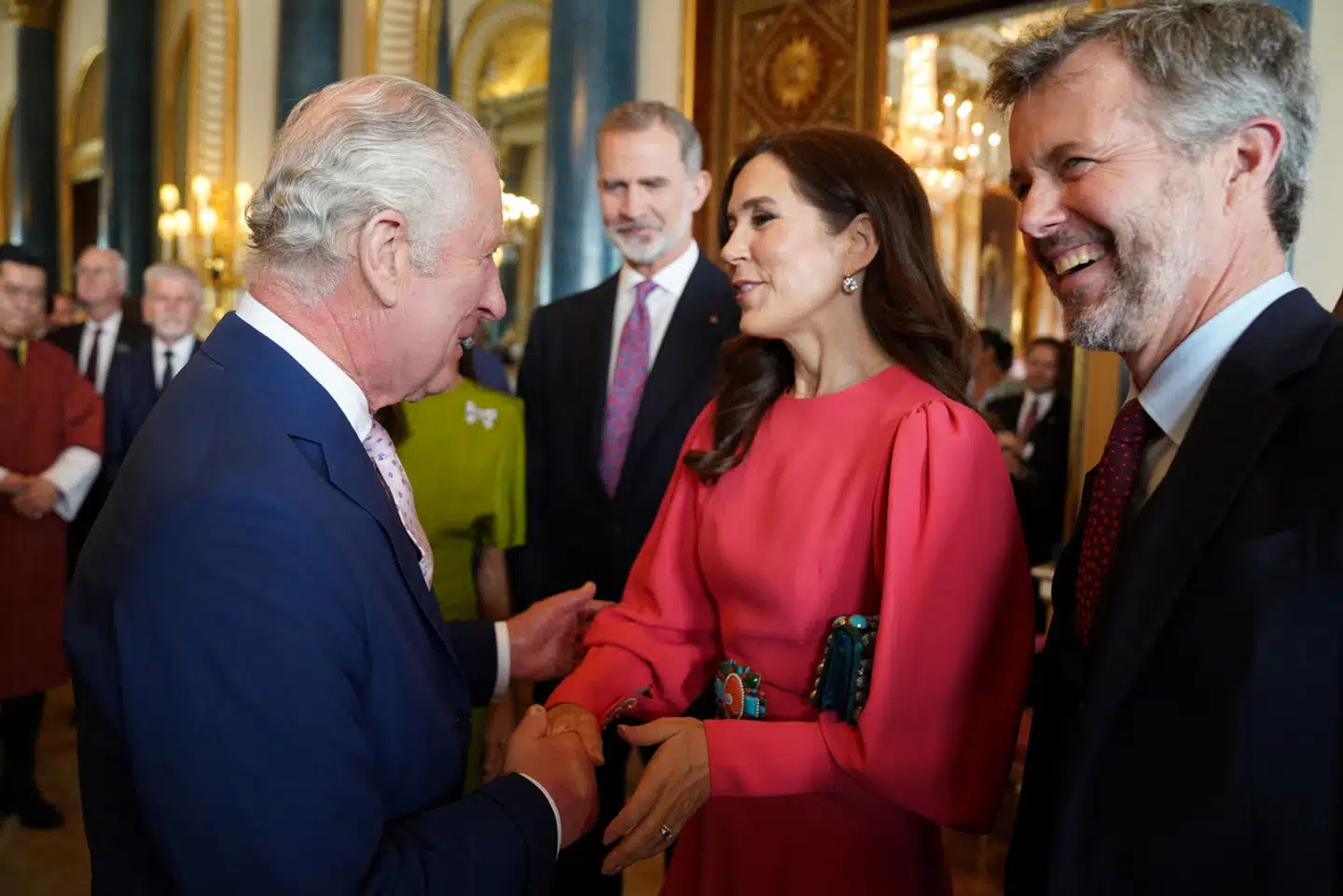 Kronprins Frederik og kronprinsesse Mary deltog i kroningen, da kong Charles sidste år officielt blev udråbt som konge.