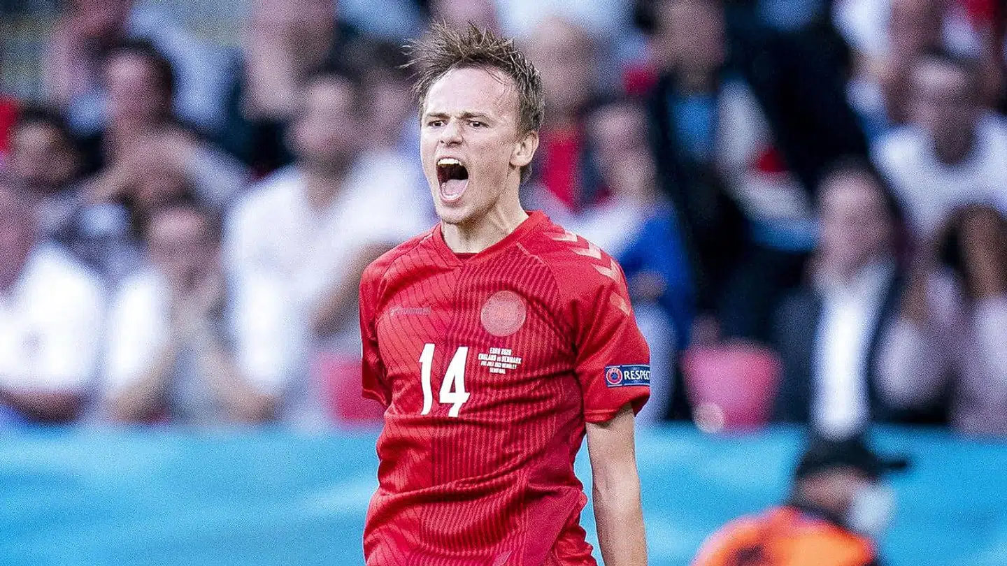 Mikkel Damsgaard jubler efter sin scoring til 1-0.