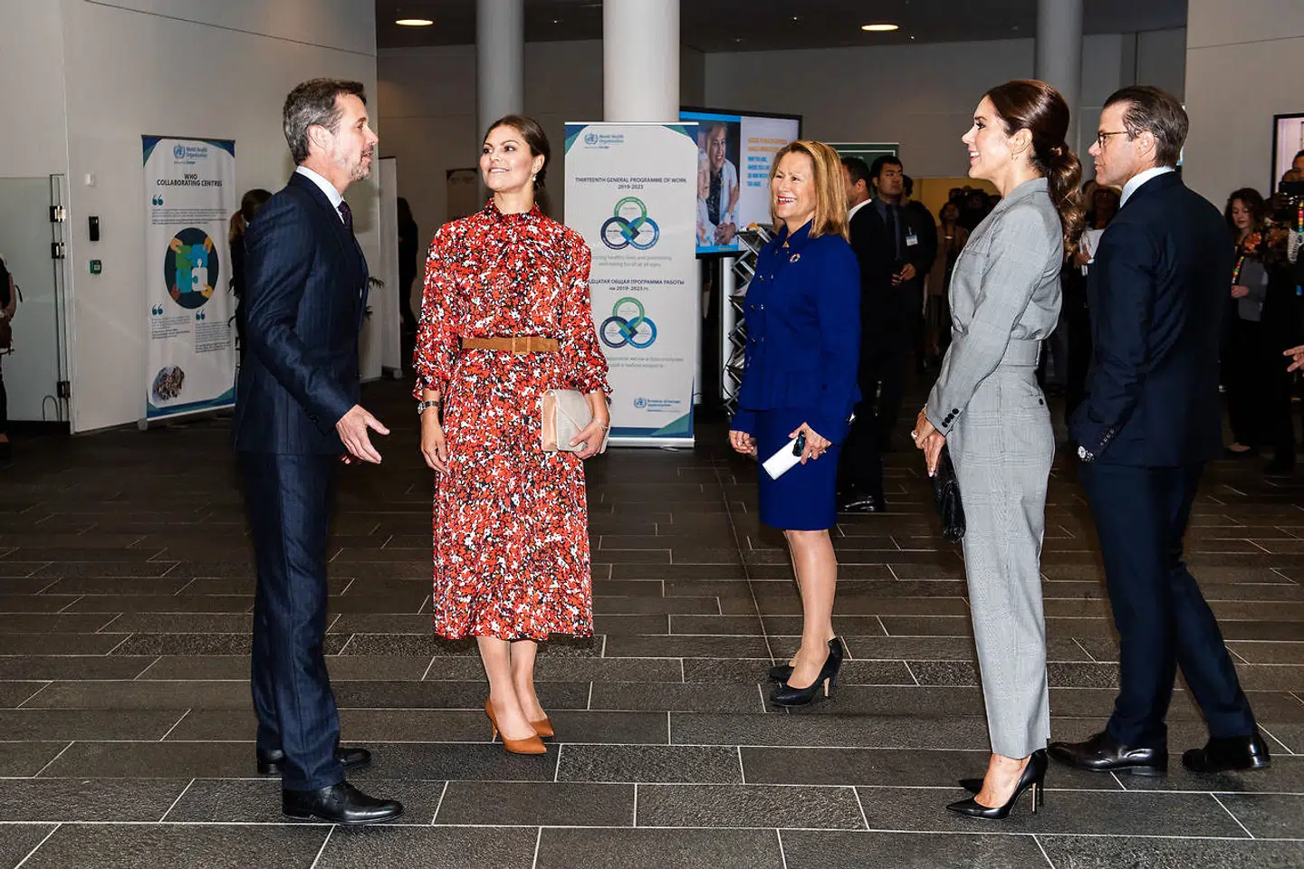 Kronprins Frederik og kronprinsesse Mary fotograferet sammen med deres svenske gæster i FN-Byen i Københavns Nordhavn.