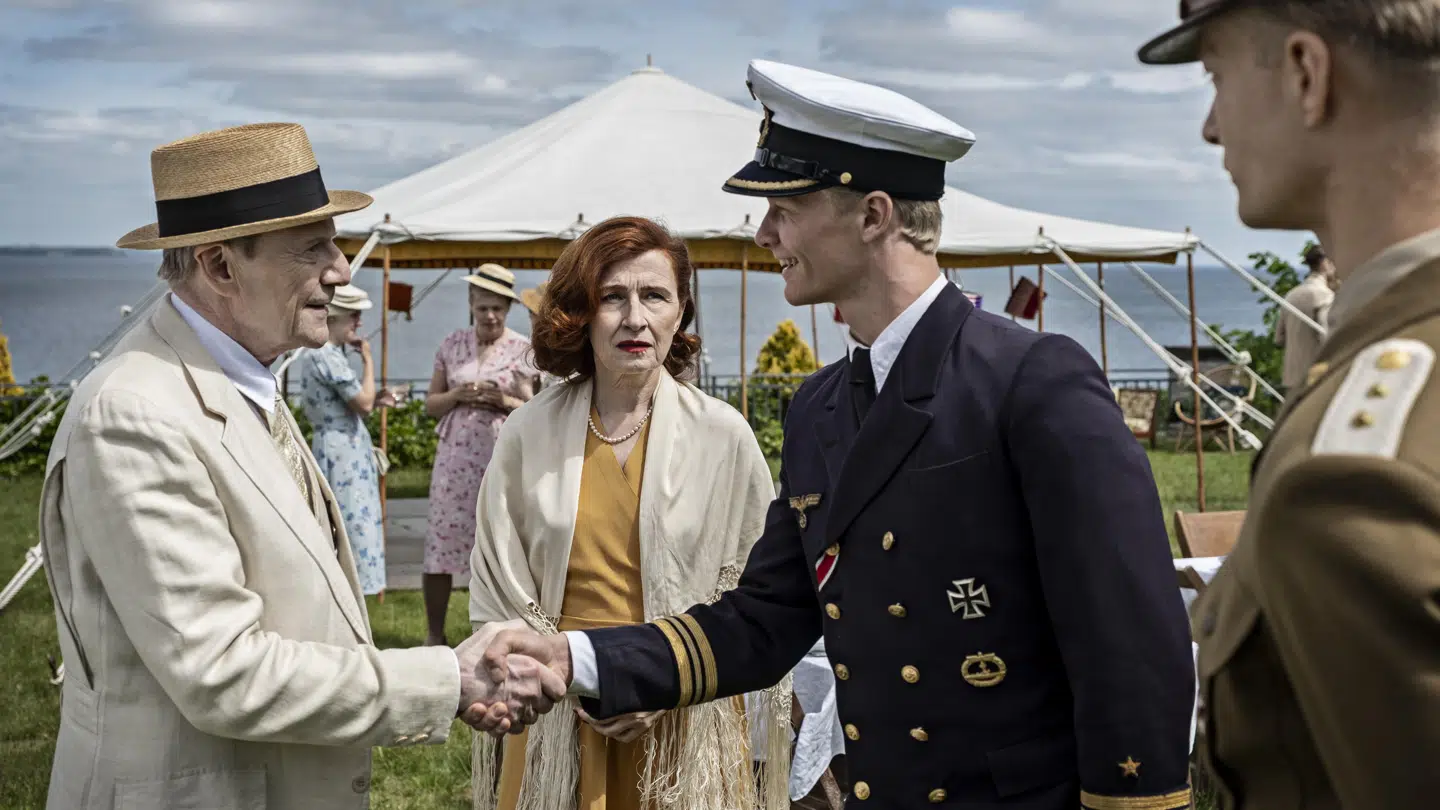 Anders Refn instruerer sin første spillefilm siden ‘Sort høst’ fra 1993.