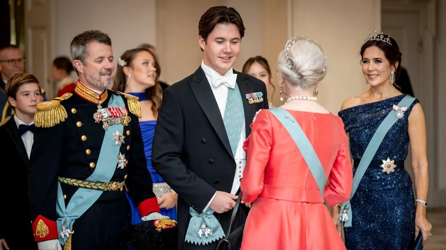 Kronprins Frederik ses her ved sin fest i det rum, hvor den mystiske mand fik adgang til sammen med resten af journalisterne.