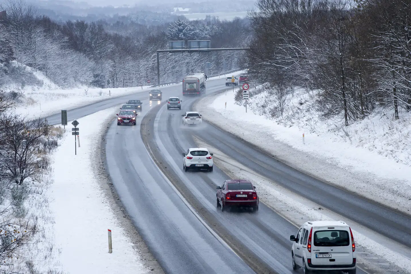 Flere bilister har været strandet siden klokken 10 onsdag morgen. Det svarer til, at nogle har siddet fast i omkring 19 timer. (Arkivfoto).