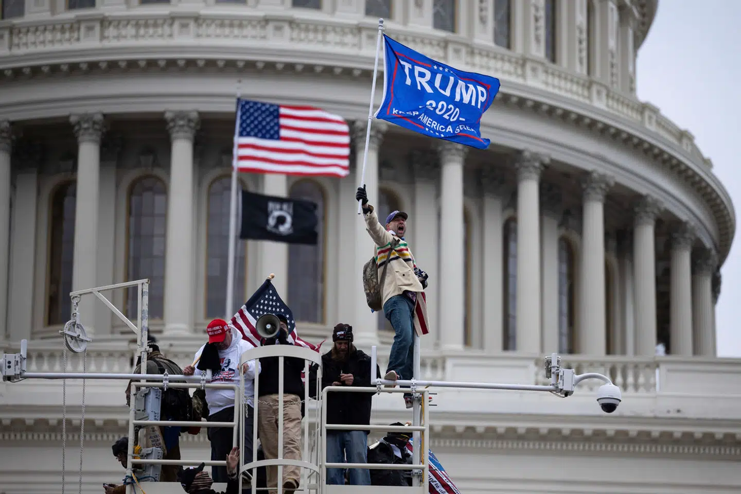 6. januar 2021 blev USAs kongresbygning stormet af vrede Trump-støtter. Siden da har retssagerne kørt. Arkivfoto: Francis Chung, Scanpix
