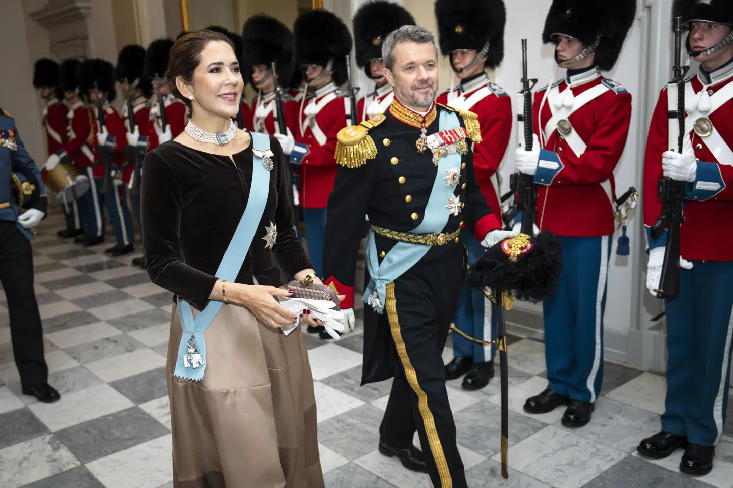 Det er uvist, hvad kronprins Frederik og kronprinsesse Mary skal have i statsstøtte, når de 14. januar bliver kongepar.