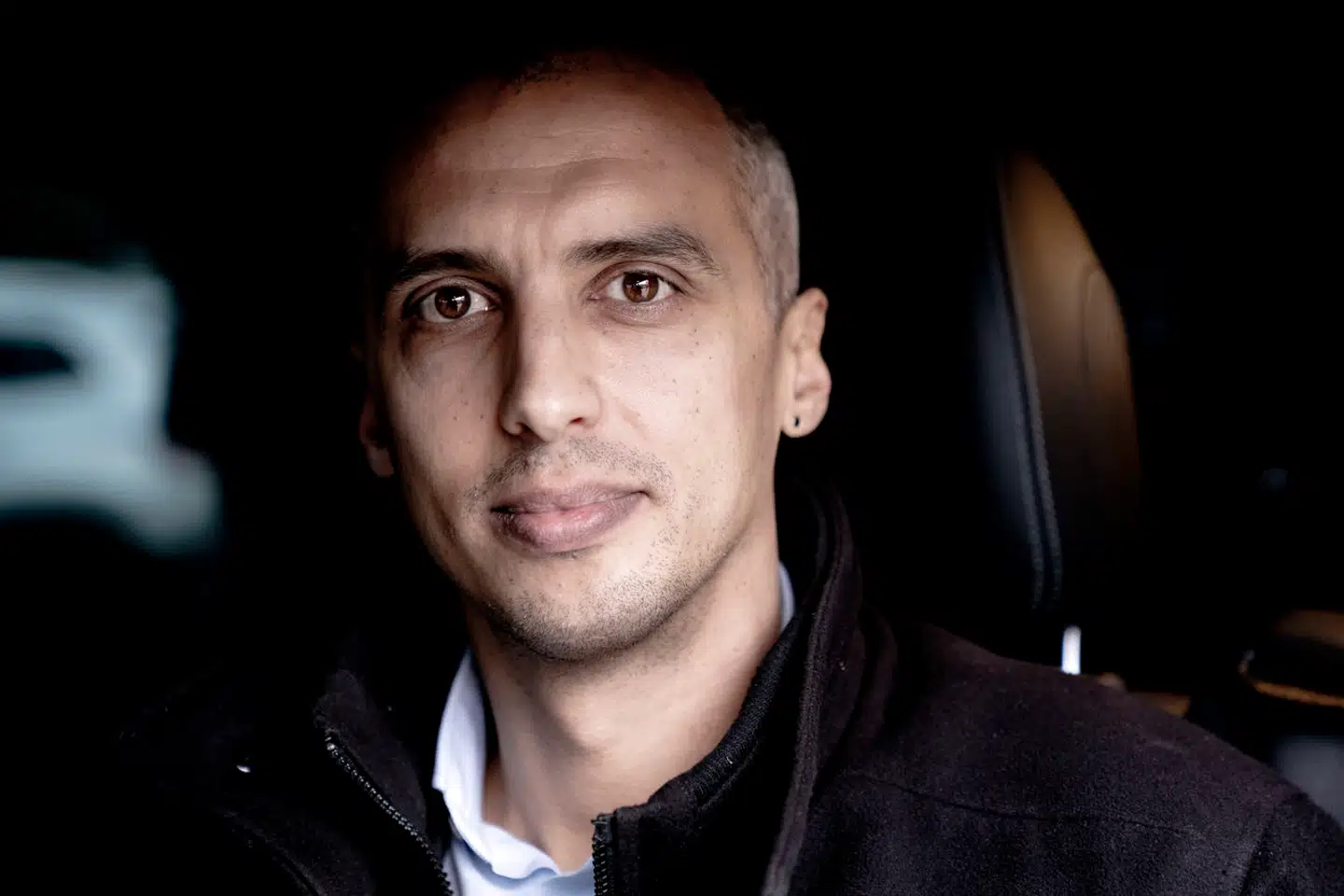 Børne- og undervisningsminister Mattias Tesfaye (S) ser det som afgørende, at samfundskontrakten bliver overholdt. Det kræver flere hænder.