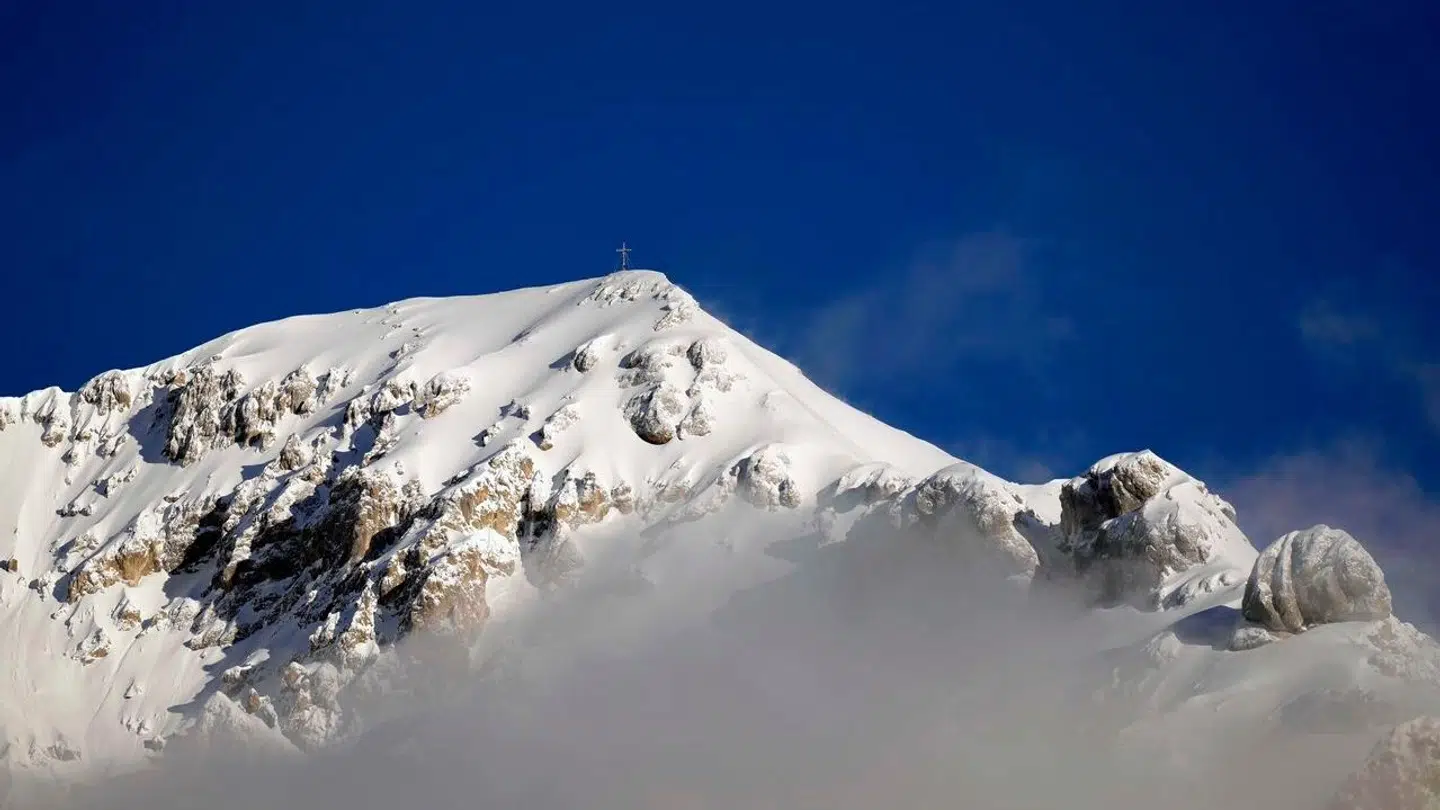 Lavinen er sket i de italienske alper.