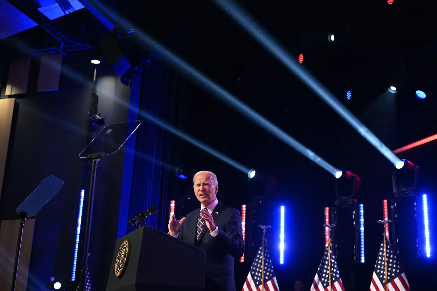 Den amerikanske præsident, Joe Biden, glæder sig over den nye budgetaftale og siger, at man er et skridt tættere på at undgå nedlukning. Billedet er fra fredag.
