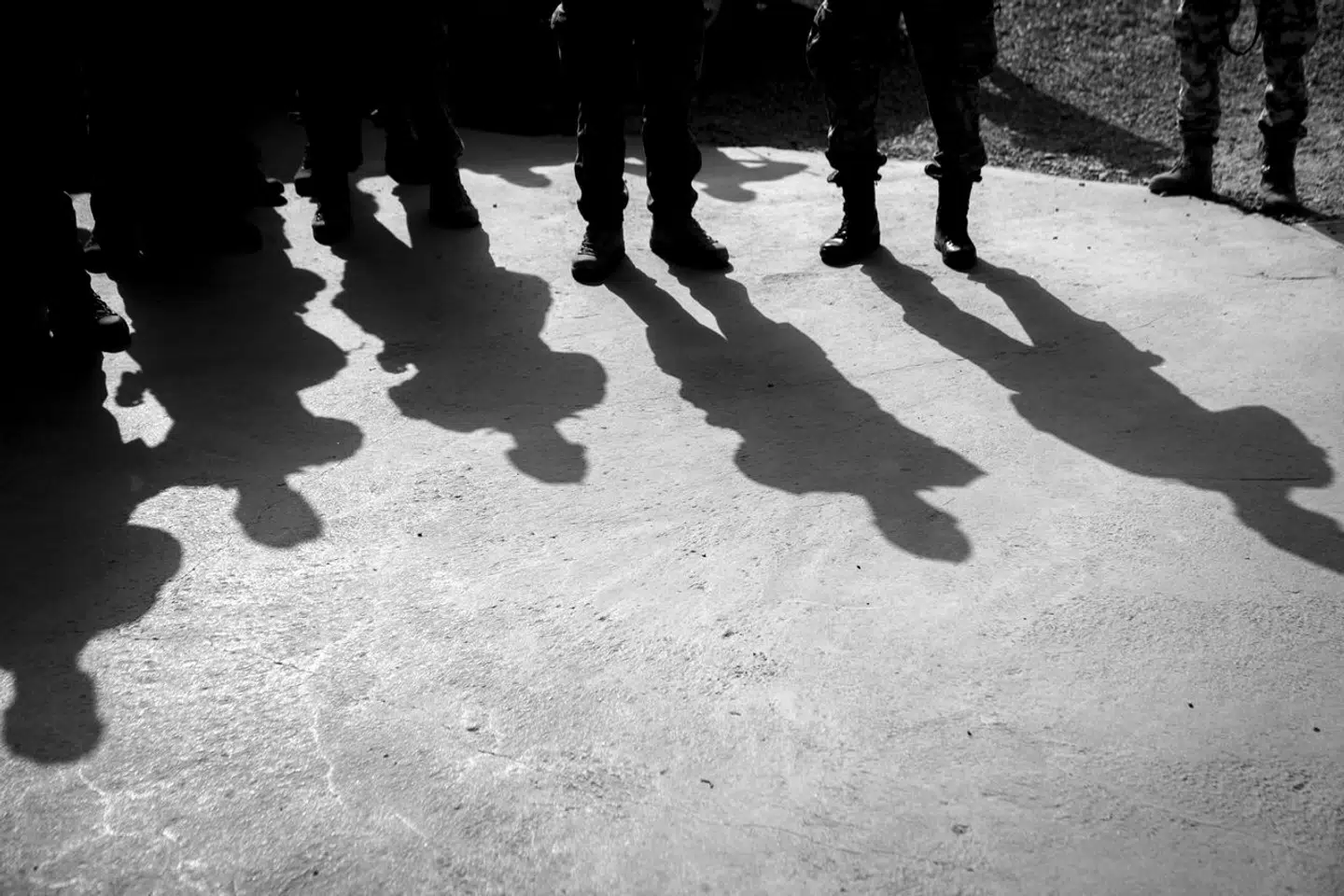 Forsvarsminister Morten Bødskov (S) holder tale for soldater under besøg ved NATO's mission i Irak (NMI) og Union III, i Bagdad i Irak, mandag den 11. april 2022. Forsvarsminister Morten Bødskov (S) vil under sit besøg i Irak besøge de danske udsendte til NATO's mission i Irak (NMI) i Bagdad og Al Asad Luftbasen. Forsvarsministeren mødes også med sin irakiske forsvarsminister kollega.De danske udsendte yder blandt andet støtte og kapacitetsopbygning samt rådgivning til irakiske sikkerhedsinstitutioner. Derudover bidrager de danske udsendte med et helikopterbidrag fra Al Asad Luftbasen. NMI er en ikke-kamp mission. Fra november 2020 til maj 2022 varetager Danmark ledelsen af NMI. I maj overdrages missionen til Italien. Helikopterbidraget hjemtages også i maj.. (Foto: Mads Claus Rasmussen/Ritzau Scanpix)