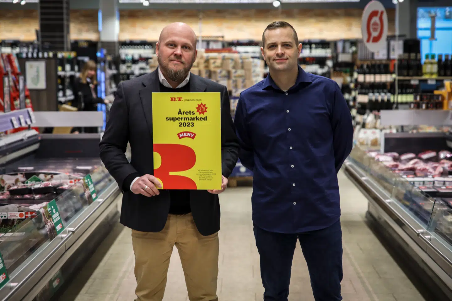 Menys kædedirektør Richo Boss modtager prisen for Årets Bedste Supermarked 2023.