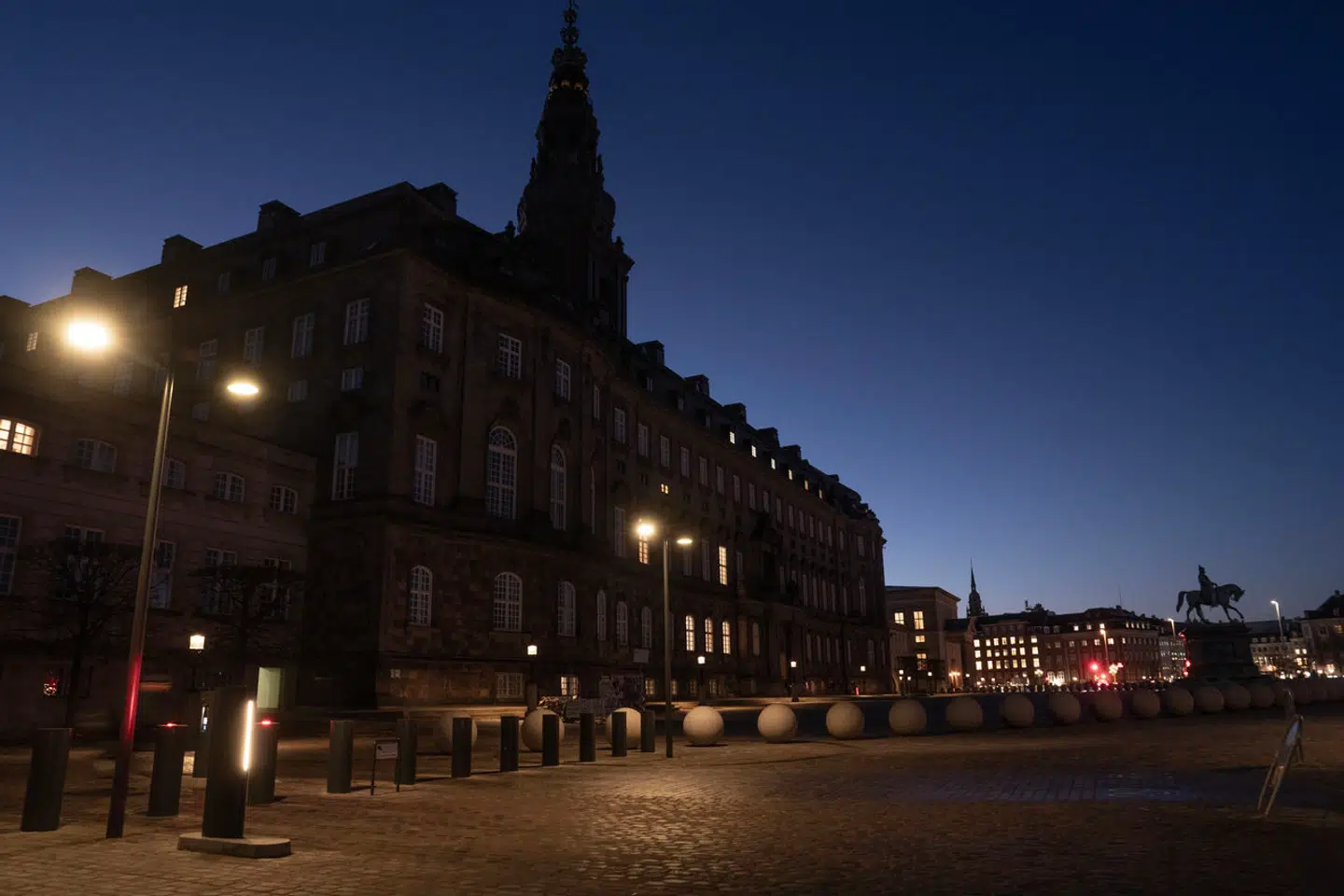 Tempoet på Christiansborg er højt, viser ny analyse. Oppositionen mener, at lovgivningsprocessen går for stærkt og retter på den baggrund kritik af regeringen.