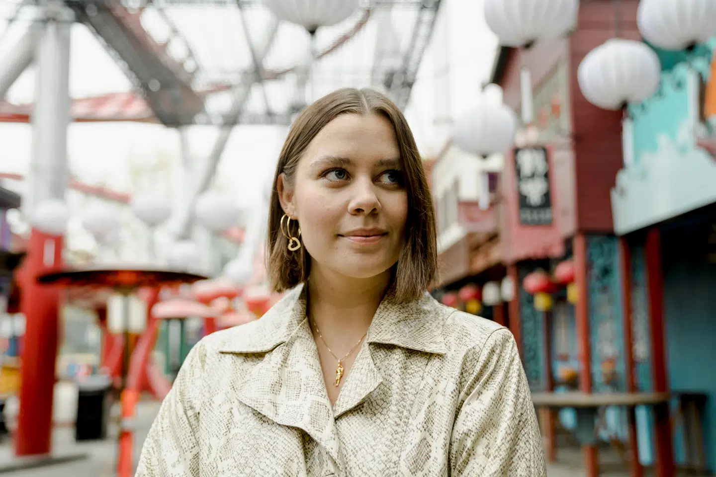 Anna Lin er kendt fra »Kender du typen«. I november og december var hun vært på realityprogrammet »Døm vores forhold«, hvor par kommer ind i programmet med en konflikt eller et dilemma, som de gerne vil have hjælp til at løse.