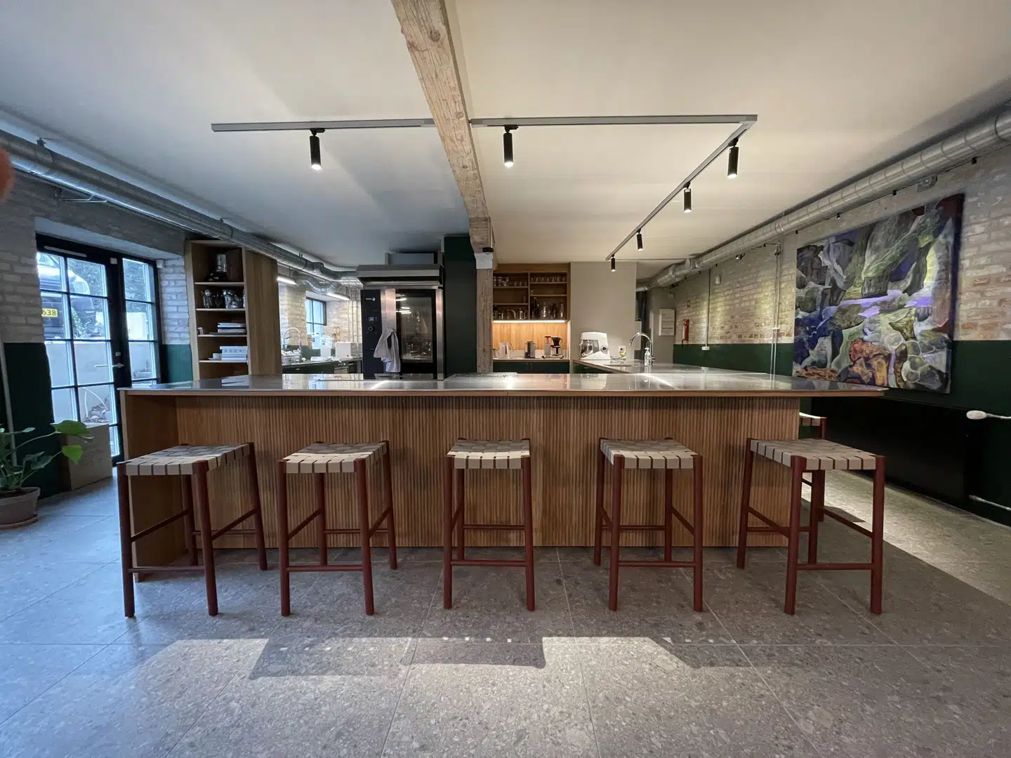 Det er her i testkøkkenet på Frederiksberg, at der eksperimenteres på livet løs med at finde løsninger på fremtidens madforsyninger og madvarer. Bagmændene bag ny fond håber at finde opskriften på en ny milliardforretning for Danmark.