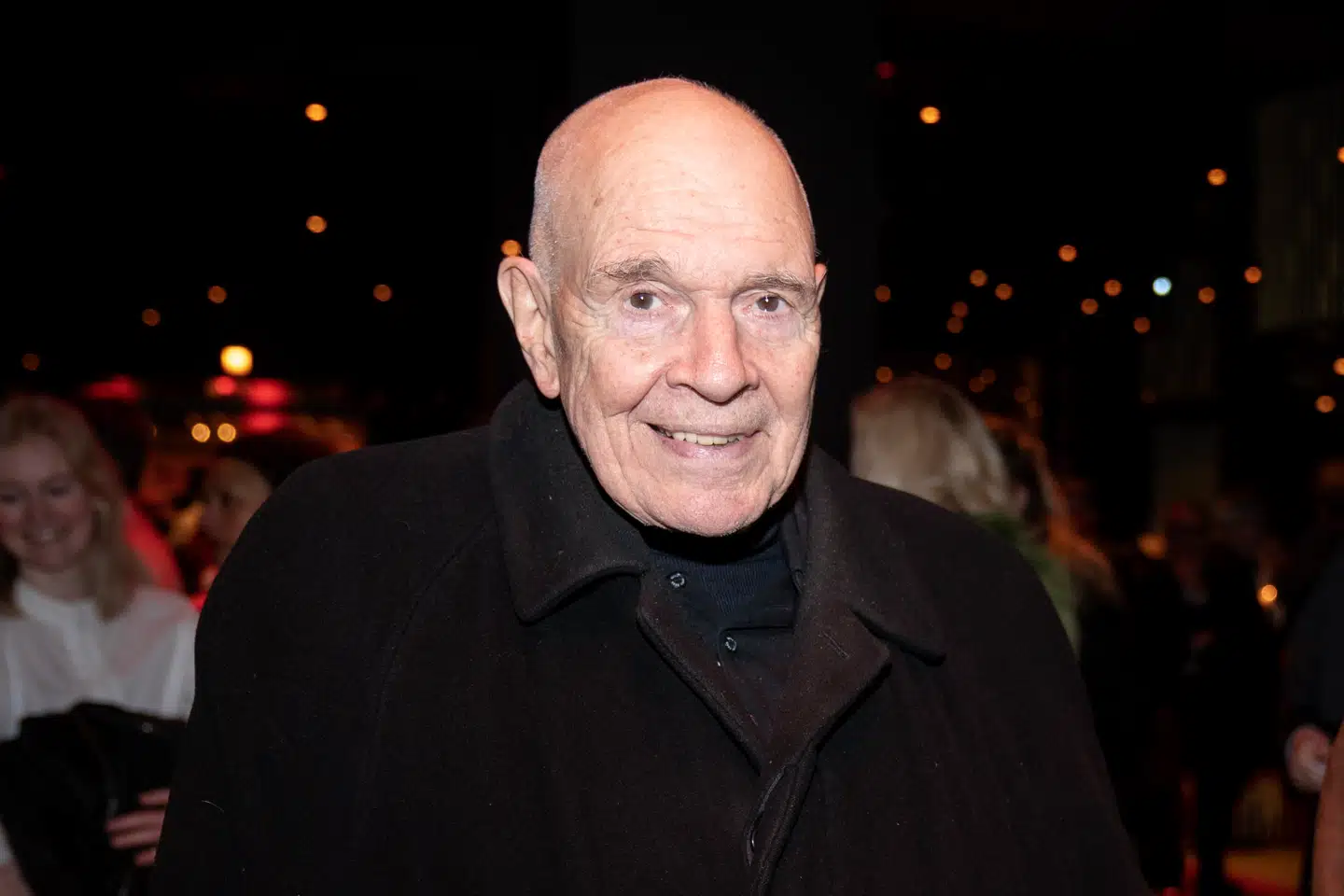 Kjeld Hillingsø, her fotograferet i 2022, kan både finde vej på de bonede gulve og kender Forsvaret ud og ind.