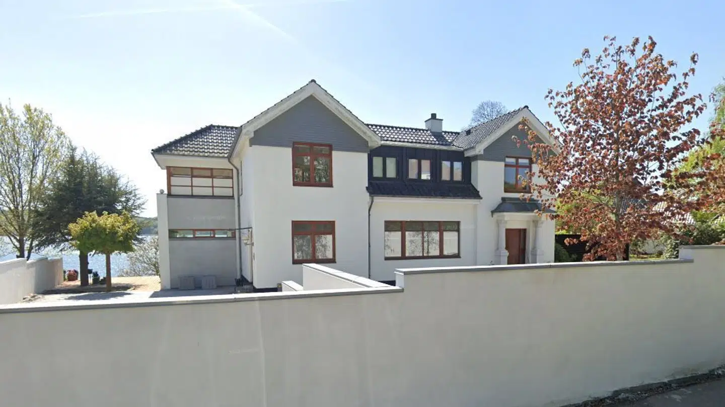 Her er parrets nye villa på Strandvejen i Bredballe.