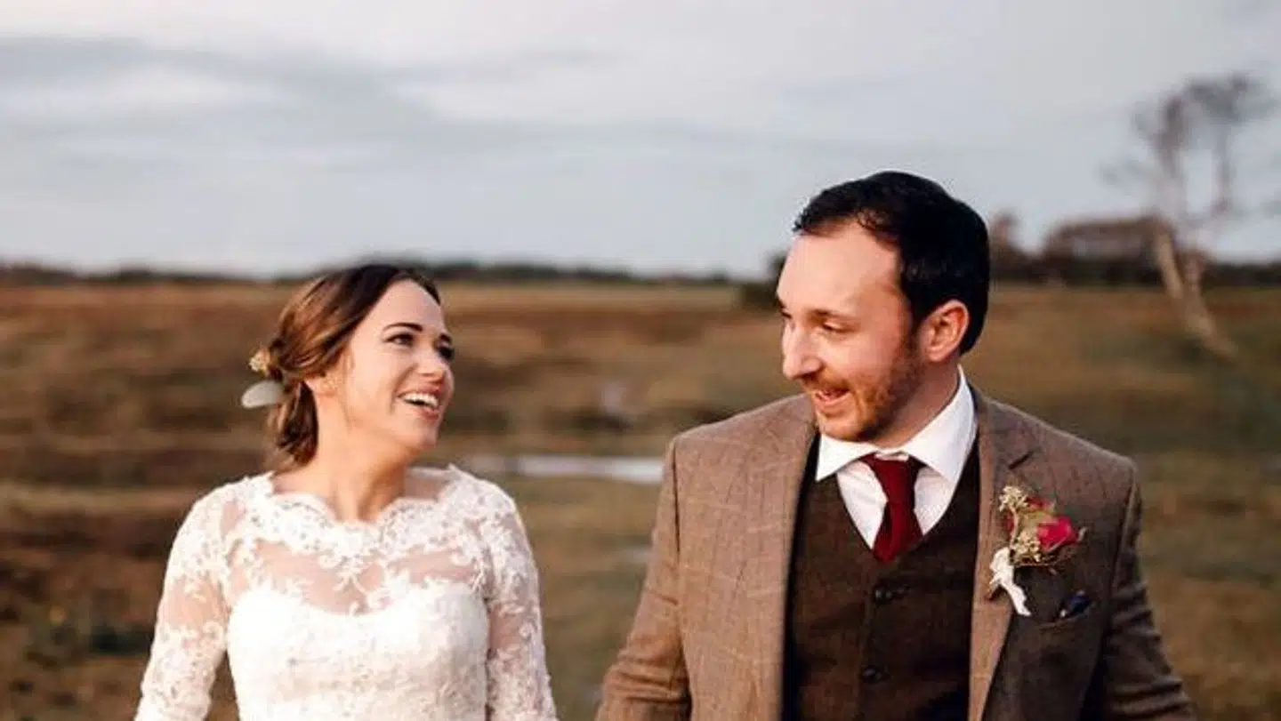 Ellie og Jonathan Udall fotograferet den dag de blev gift. Parret omkom i en helikopterulykke ved Grand Canyon i USA i 2018.