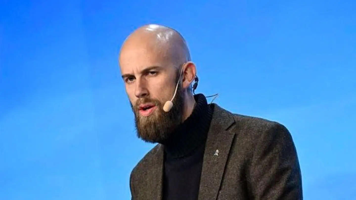 Sveriges minister for civilforsvar Carl-Oskar Bohlin fotograferet under talen, hvor han lod forstå, at 'der kan blive krig i Sverige'.