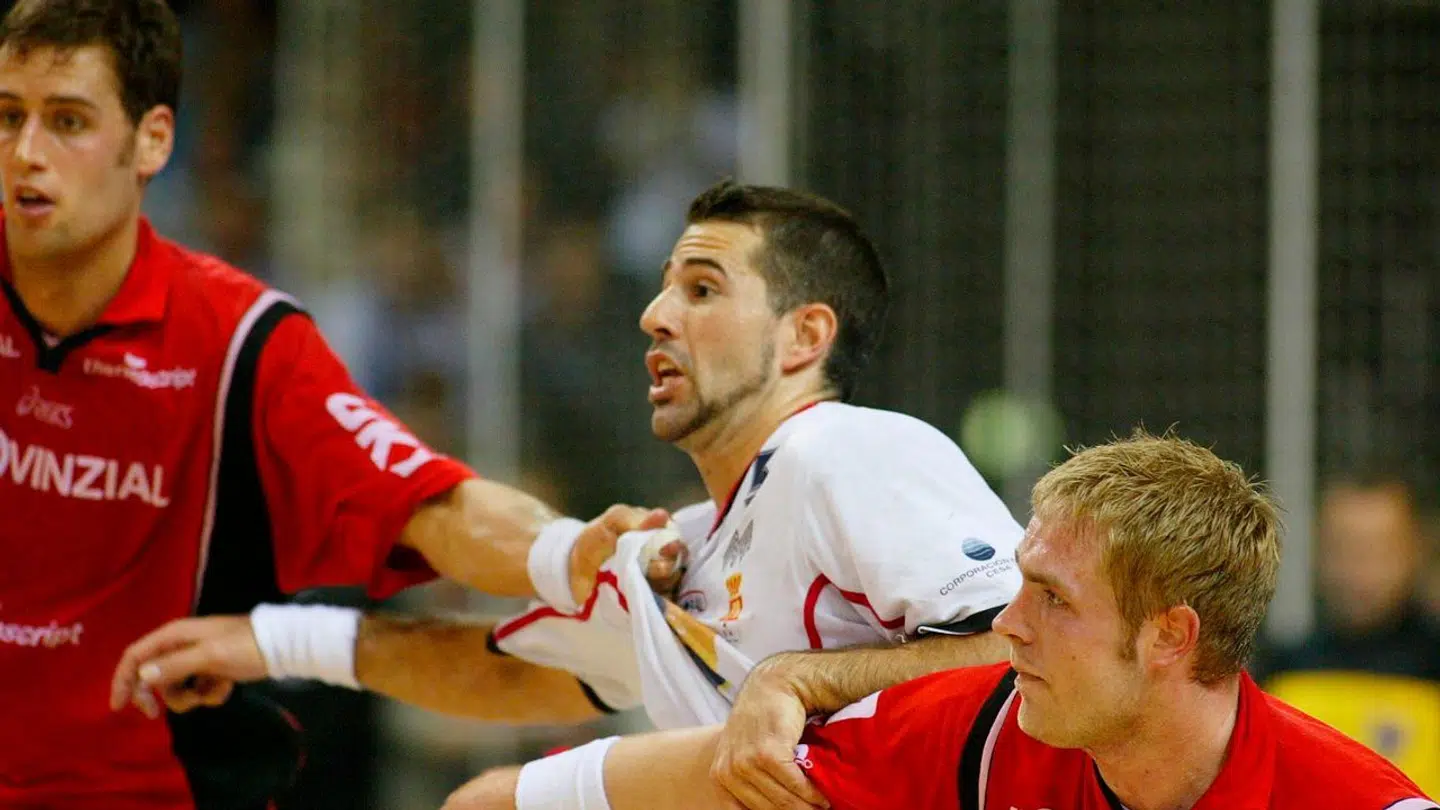 Danskerkamp. Ian Marko Fog for Ciudad Real mod Lars Krogh Jeppesen og Joachim Boldsen for Flensburg-Handewitt.