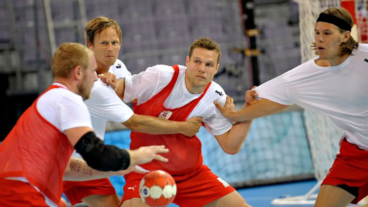 Michael Knudsen var en bisse, fortæller Kasper Søndergaard. Her ses de i duel til en træning under OL i 2008.