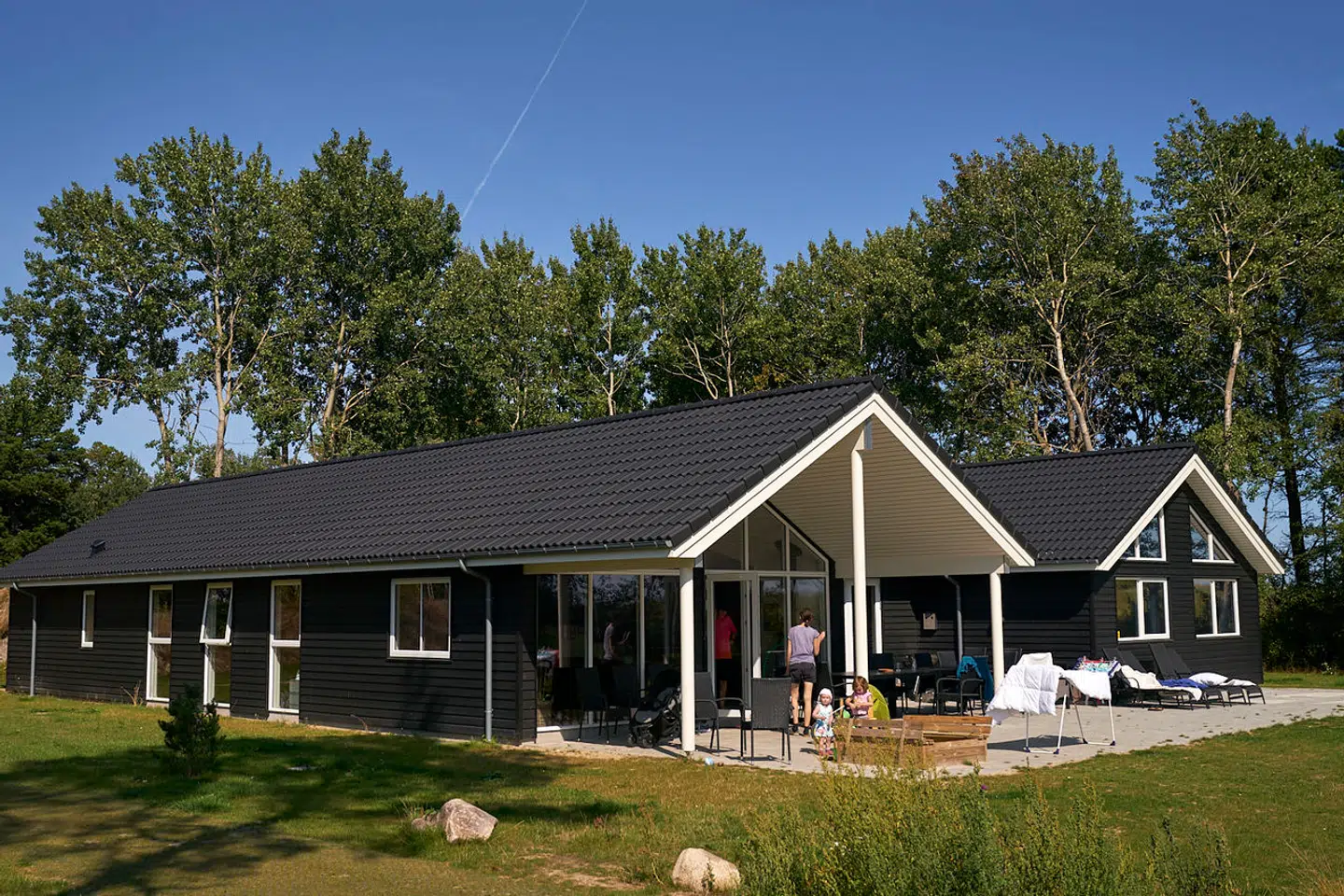 Der har været meget stor interesse for at leje sommerhuse, ligesom interessen for at købe sommerhuse især under coronapandemien var stor. Men hvordan er økonomien i at eje i forhold til at leje sommerhuse?