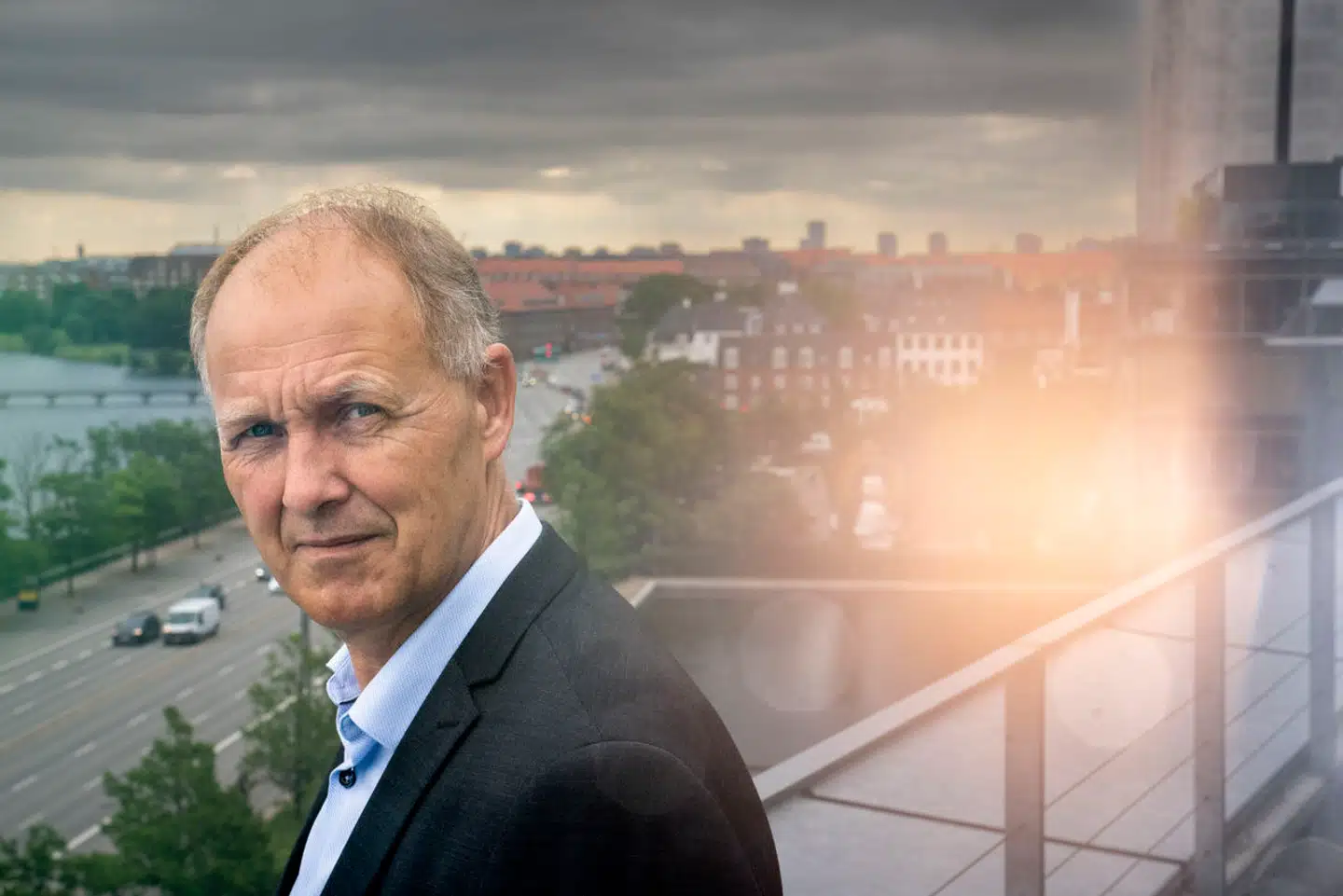 KL-formand Martin Damm (V), der også er borgmester i Kalundborg, retter hård kritik af Christiansborg. Velfærden udhules, mens politikerne kaster milliarder efter administration, lyder det.