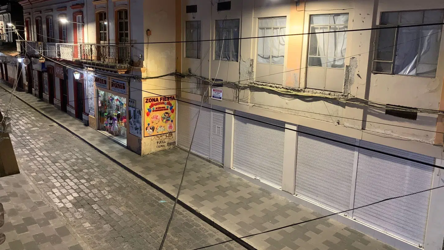 Butikkerne lukkede pludselig, da der blev erklæret undtagelsestilstand.