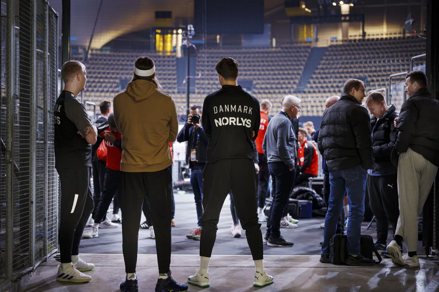 De danske spillere trænede onsdag for første gang i Olympiahalle i München, hvor mange af de 12.000 sæder er solgt til hver af Danmarks indledende gruppekampe.