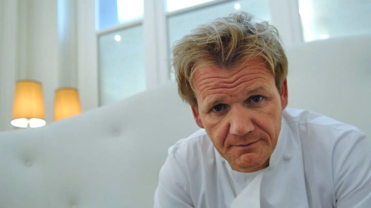 Gordon Ramsay, som mange her i Danmark kender fra 'Gordon Ramsays køkkenmareridt,' har reklameret for Philips' version af airfryer.