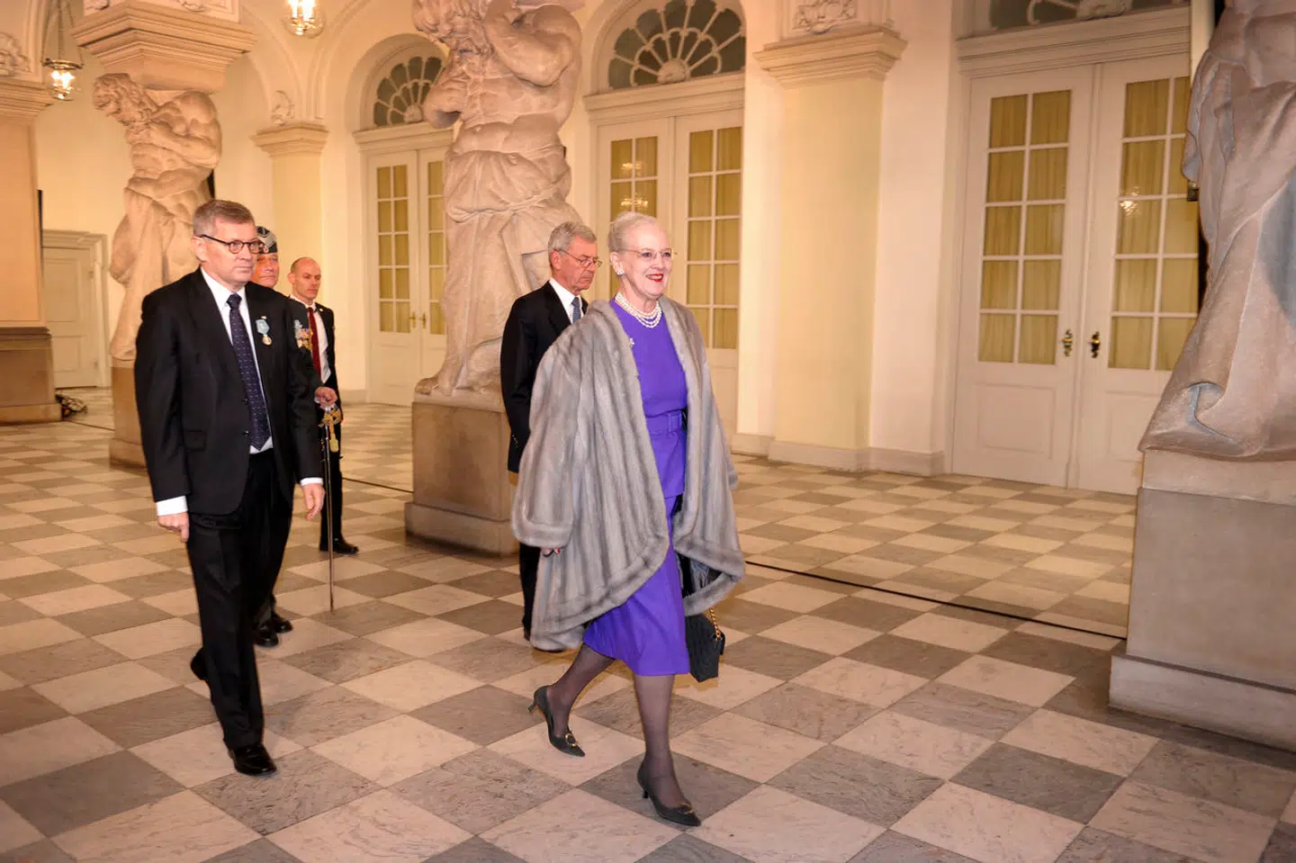 Dronning Margrethes ankomst til statsråd på Christiansborg Slot i januar 2012.
