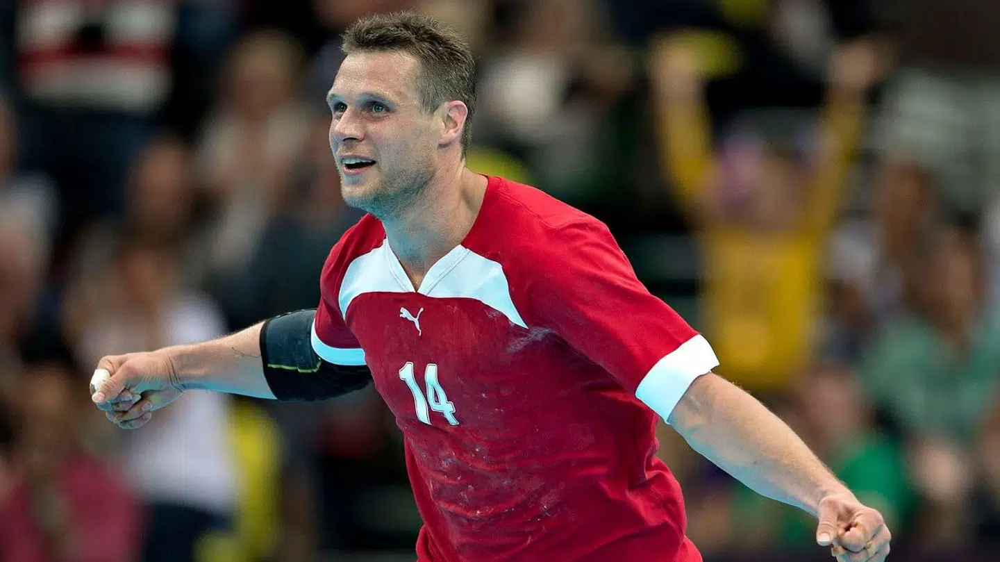 Michael V. Knudsen i aktion for Danmark. Han nåede at score hele 797 mål i rødt og hvidt.