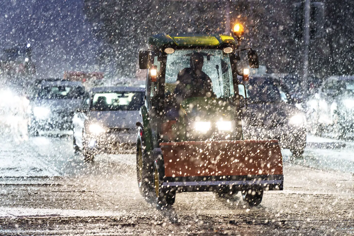 Sne og slud vil falde over Danmark fra mandag og i en stor del af næste uge. Temperaturerne vil ifølge DMI lægge mellem plus tre grader og minus tre grader. (Arkivfoto).
