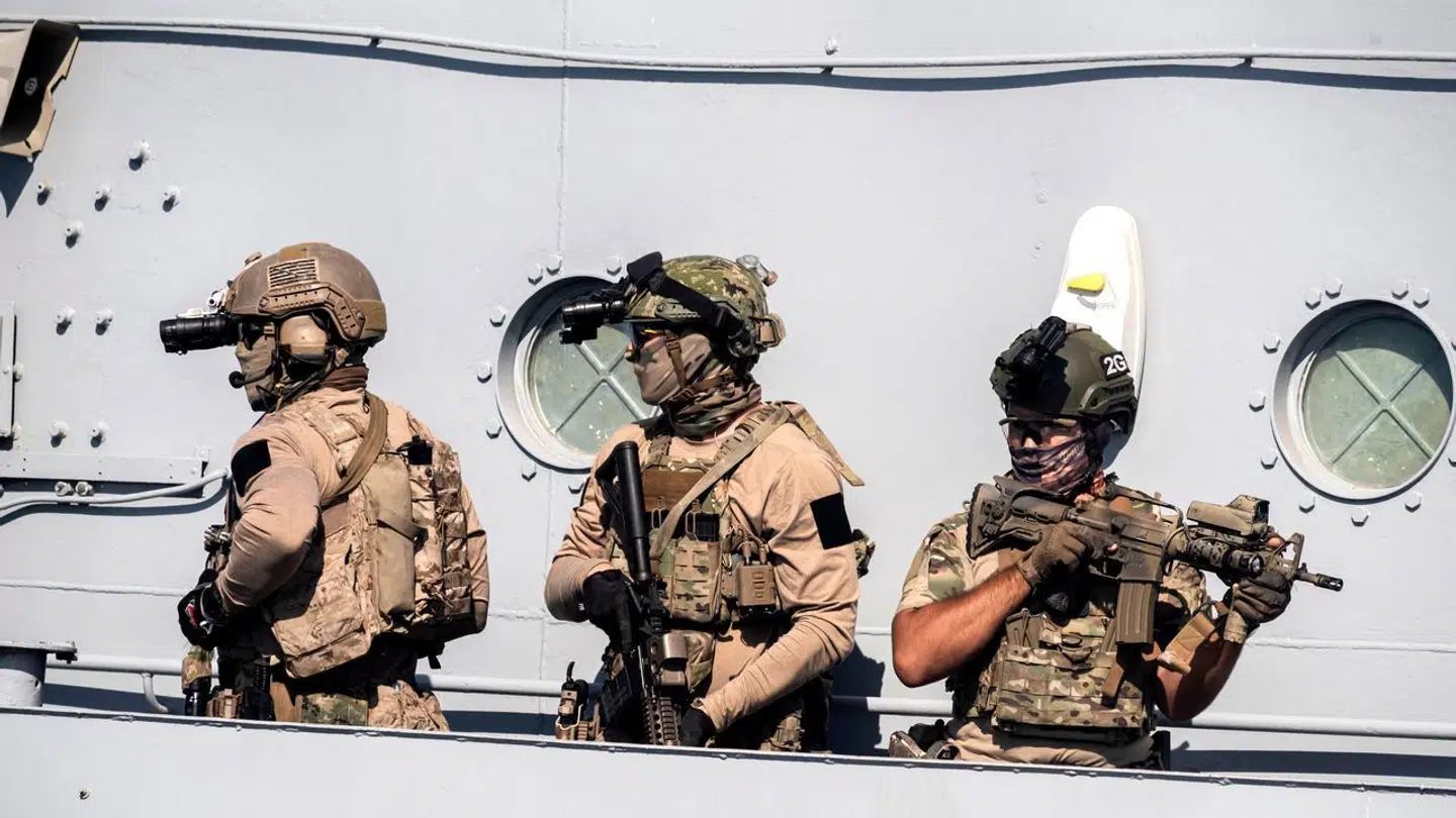 To Navy Seal-soldater meldes fortsat savnet efter en operation ude for Somalias Kyst.